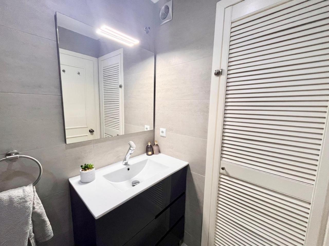 New Flat With Outdoor Pools In Puerto De Estepona
