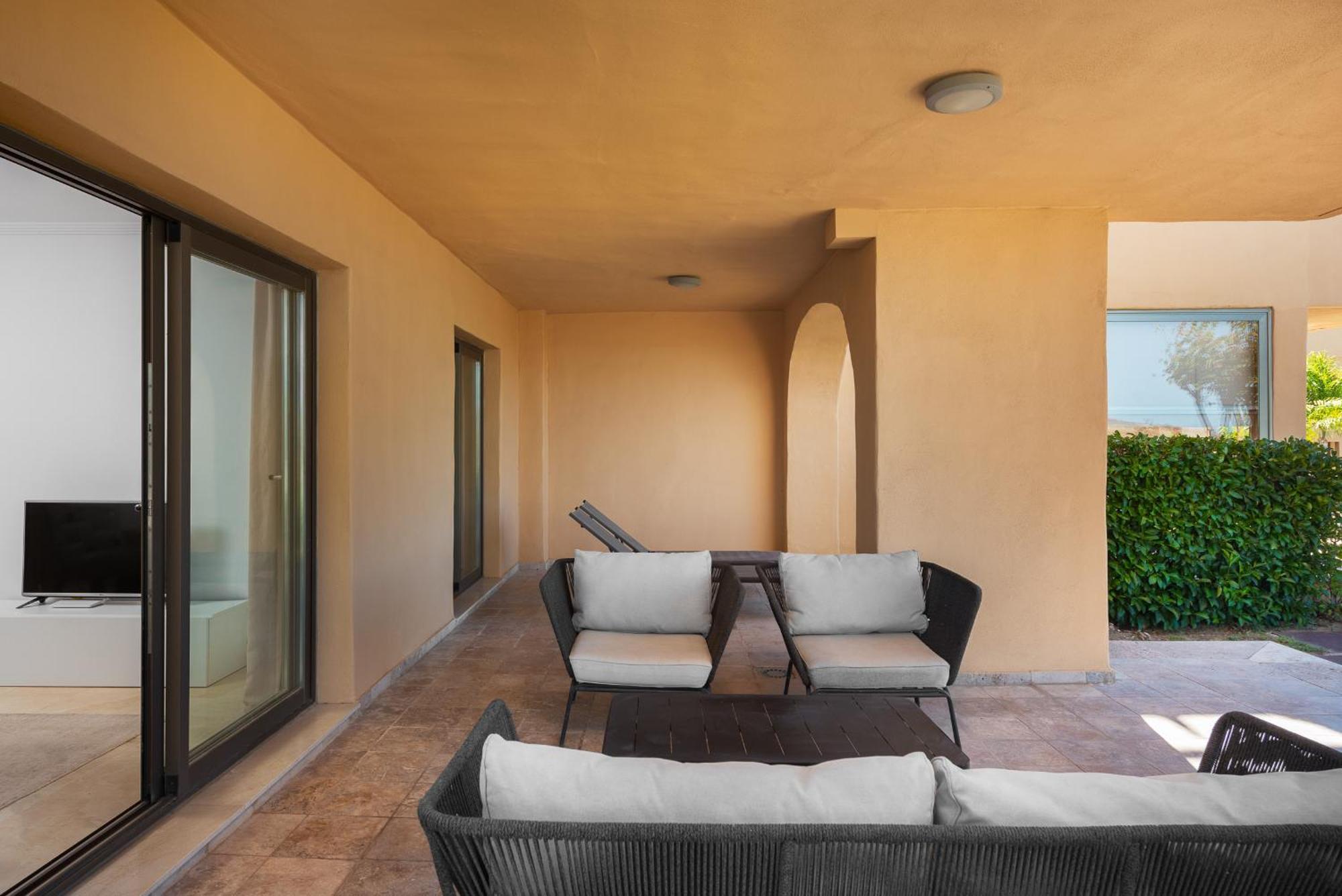 Apartment Bright 3-bedroom With Sunset Views