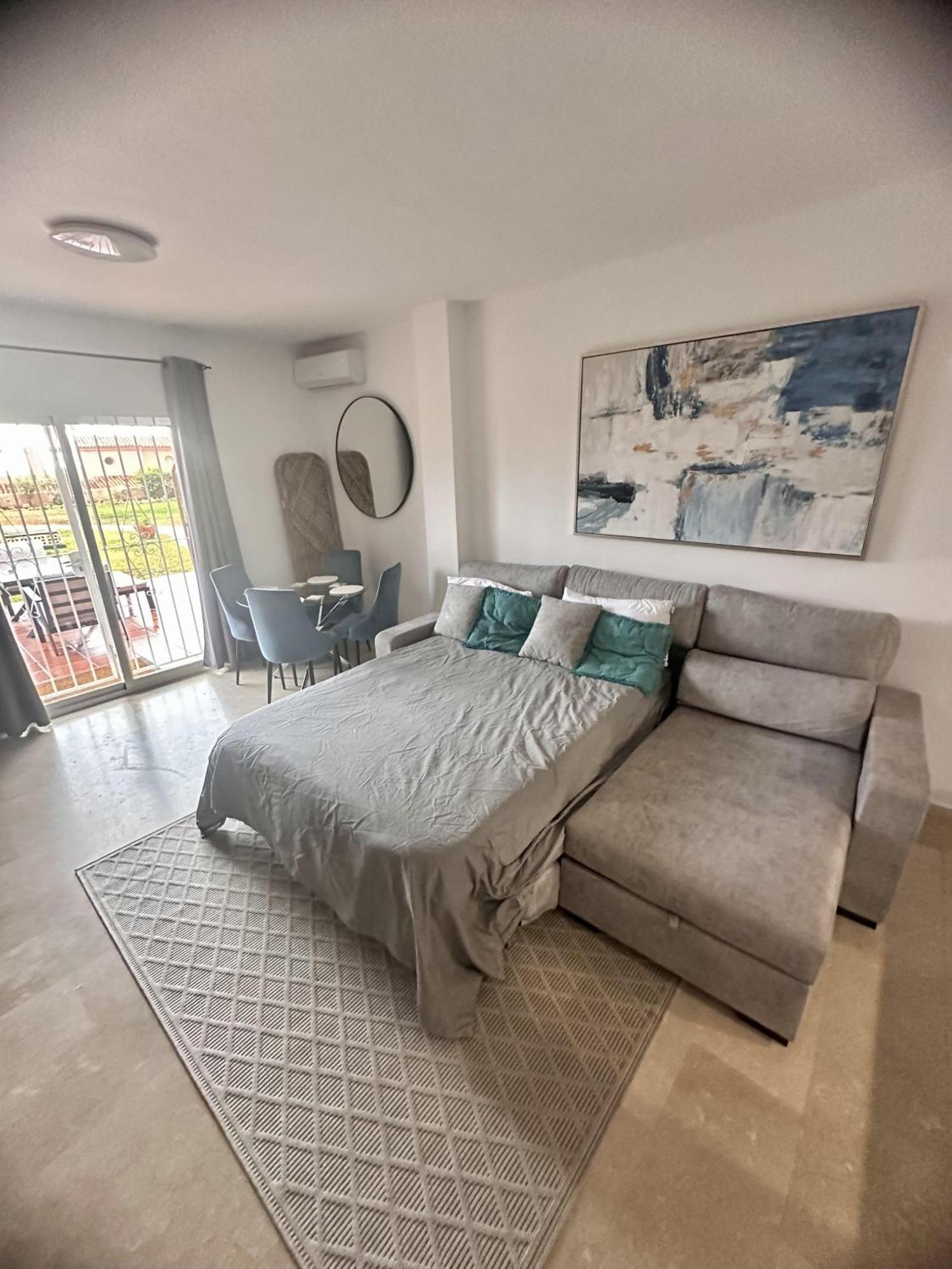 Coastal Apartment-sleeps 5 Pool Garden Acon Freep Estepona