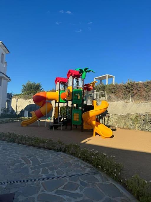 Apartment Lovely Two Bedroom With Panoramic Sea Views