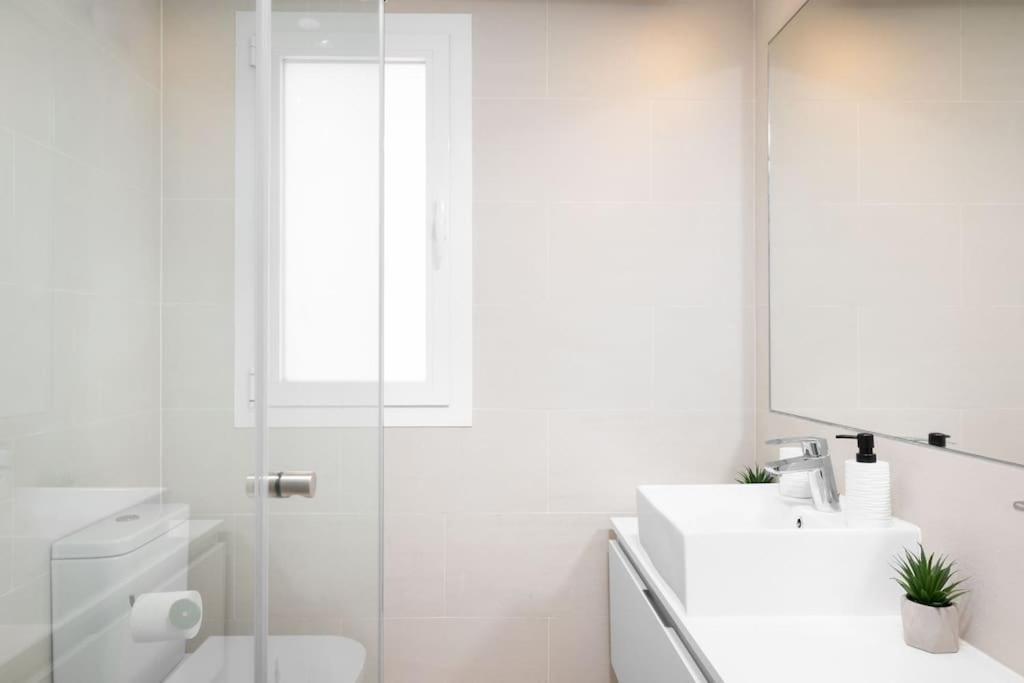 Apartment Lovely Two Bedroom With Panoramic Sea Views *