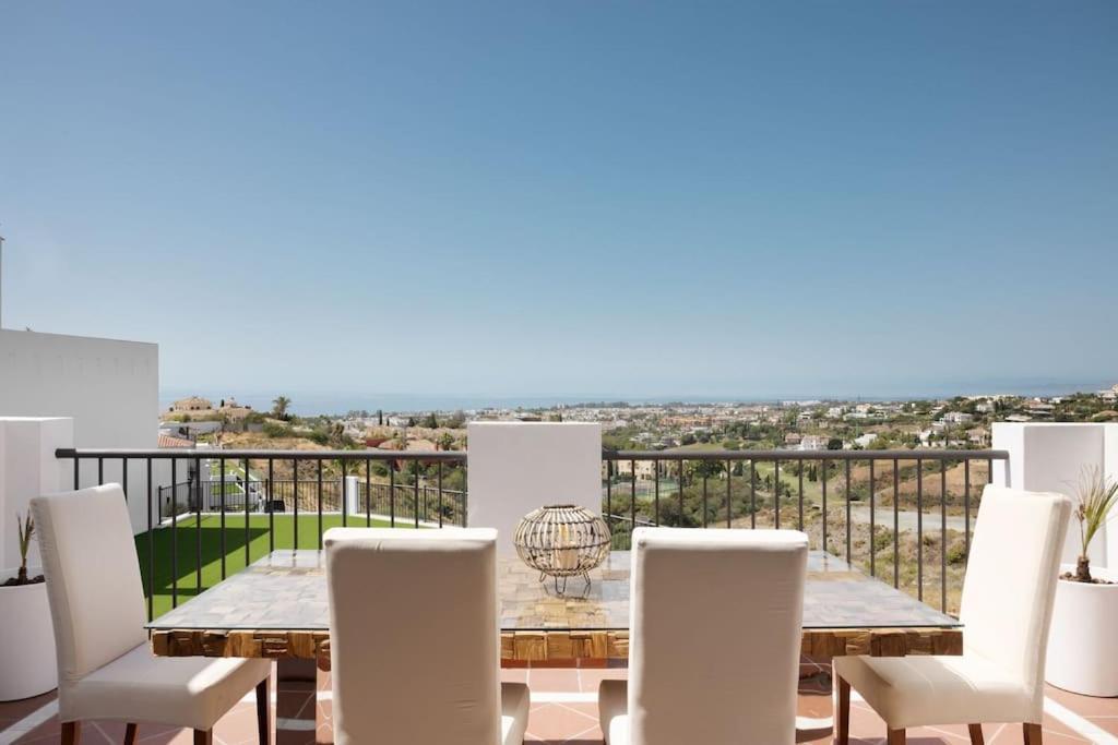 Apartment Lovely Two Bedroom With Panoramic Sea Views *