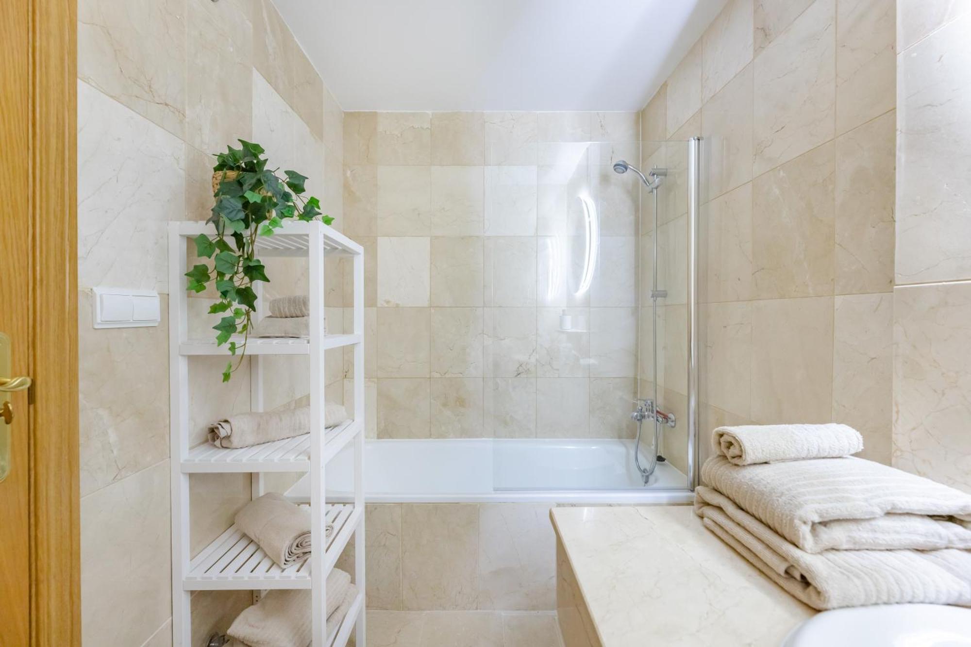 Ground Floor Met Jacuzzi