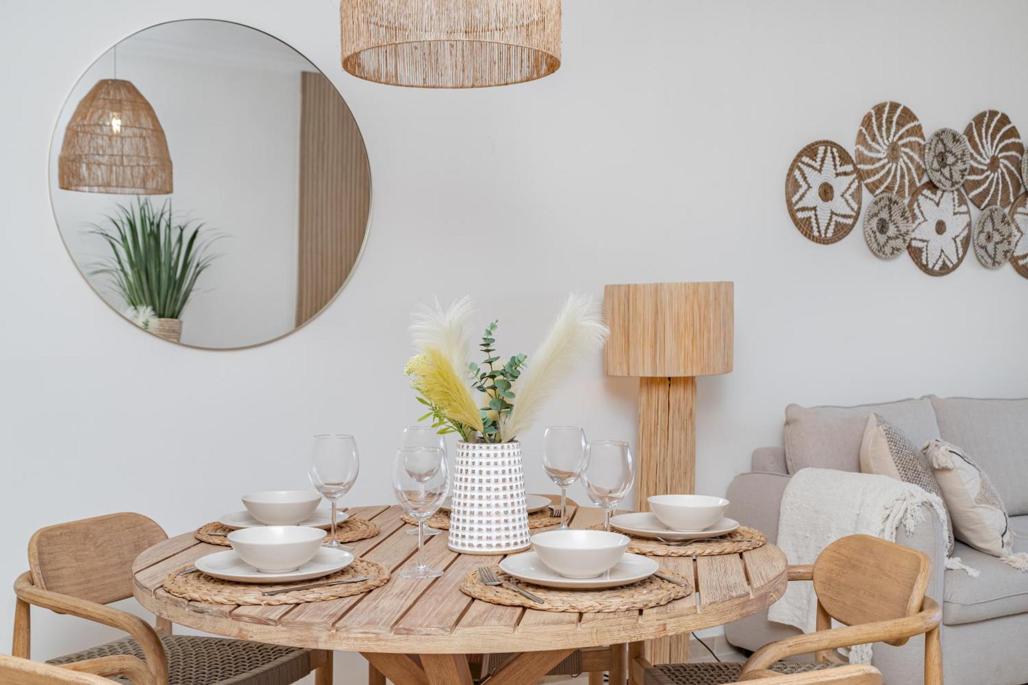 Ground Floor Met Jacuzzi Apartment *