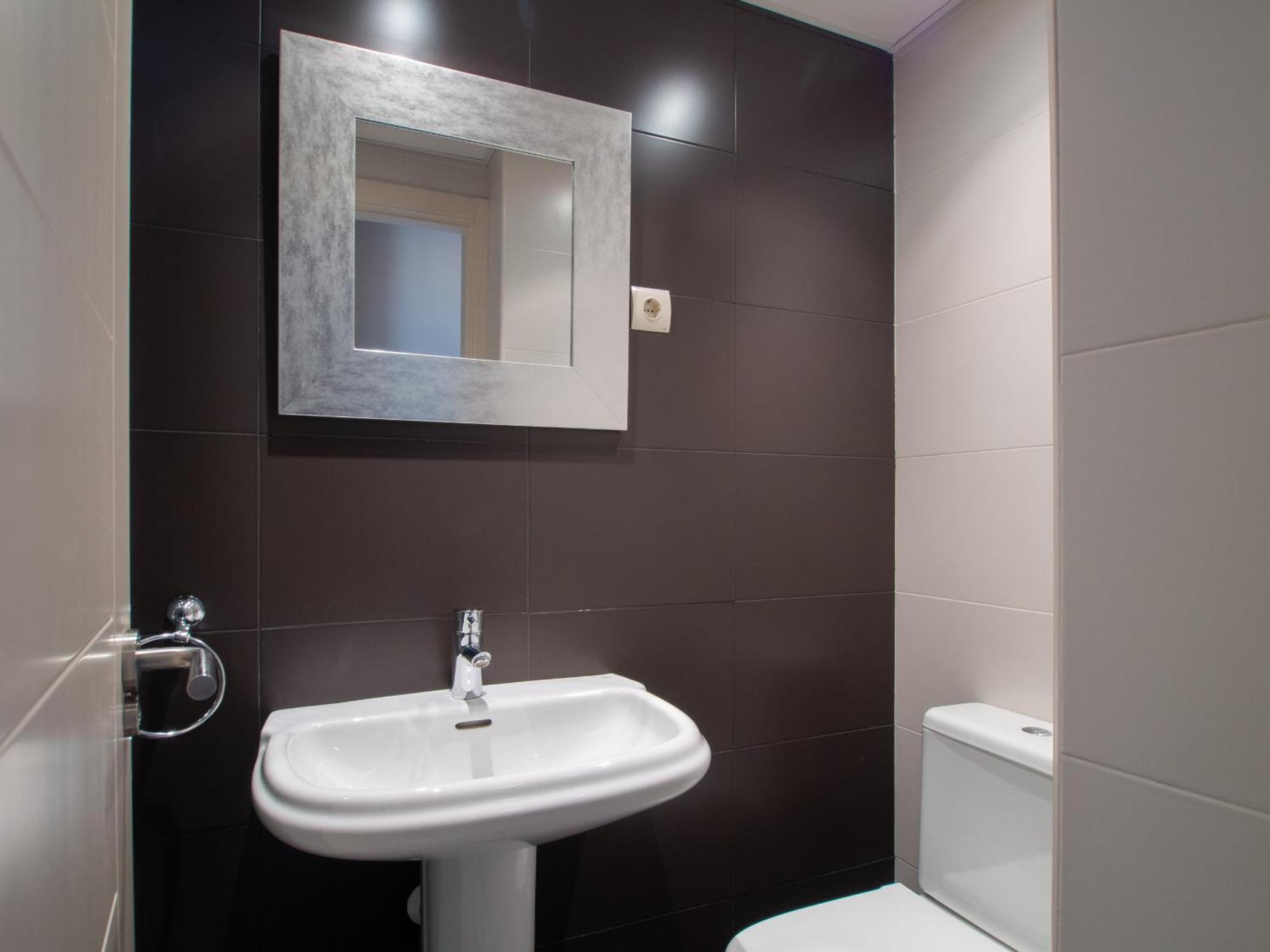 2060-newly Furnished 2 Bedrooms With Golf Appartement