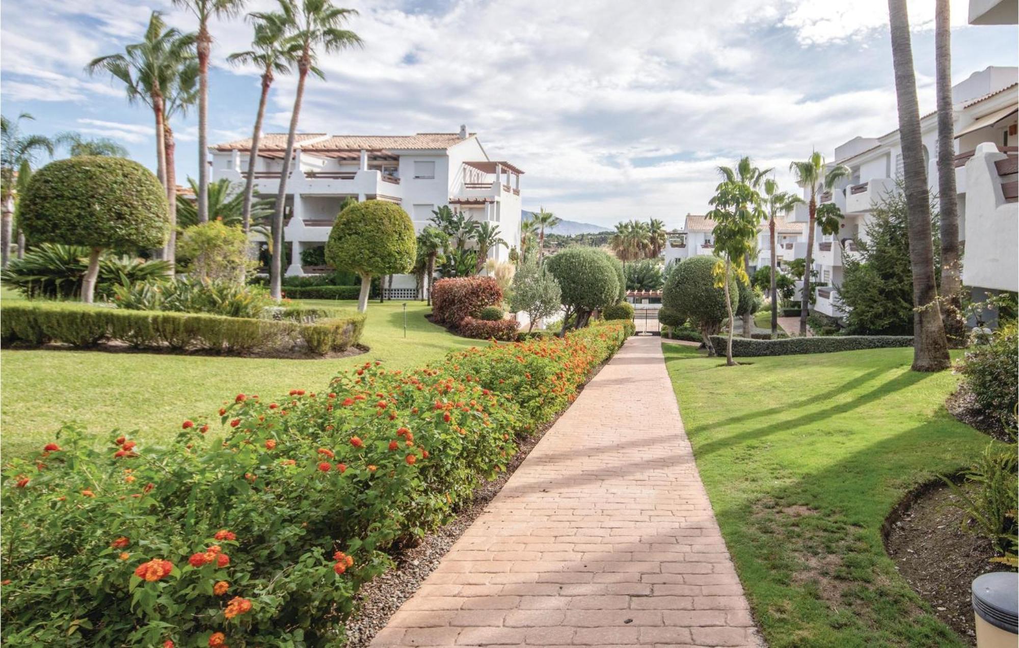 Cozy In With Swimming Pool Estepona