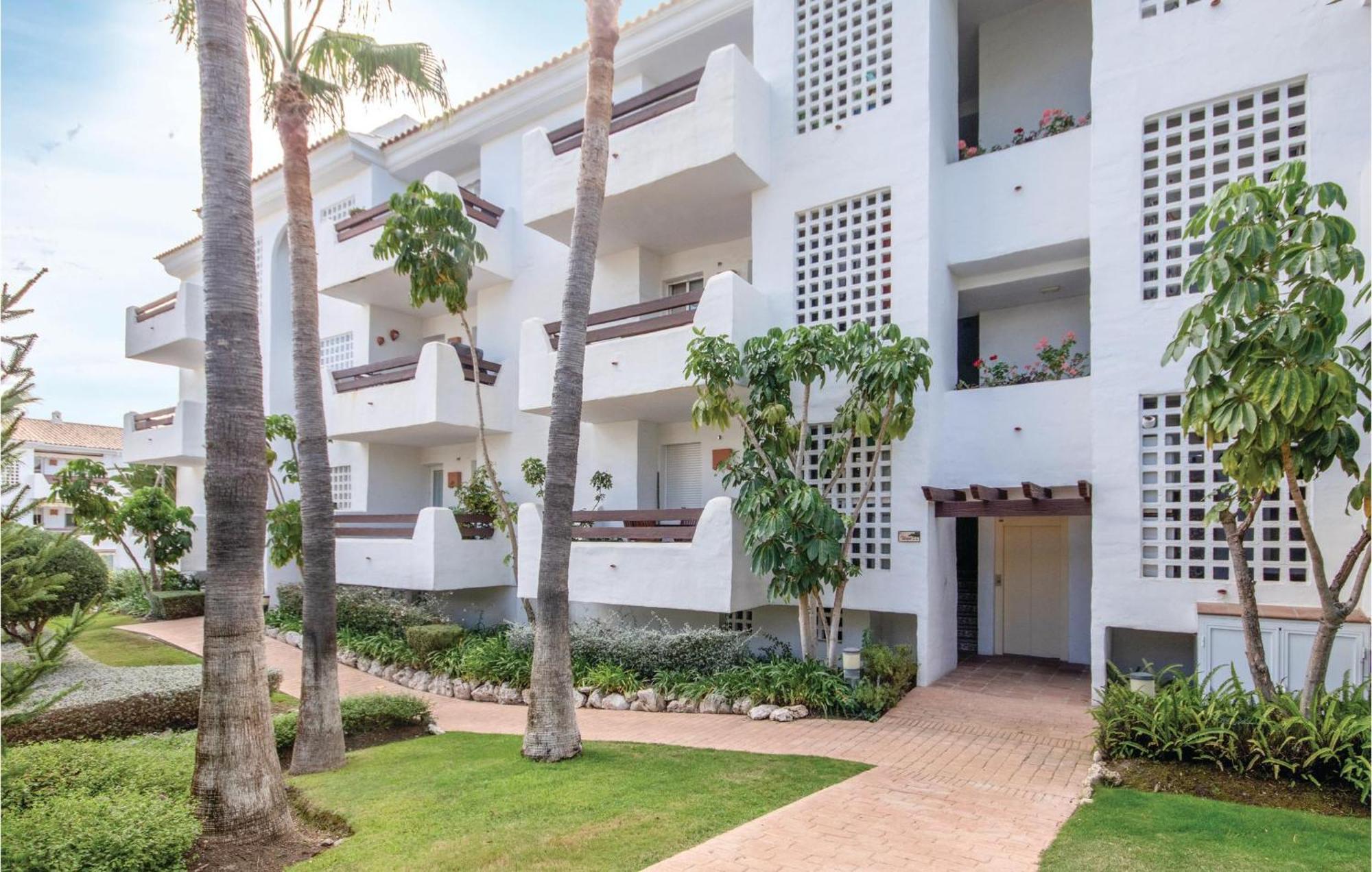 Apartamento Cozy In With Swimming Pool Estepona