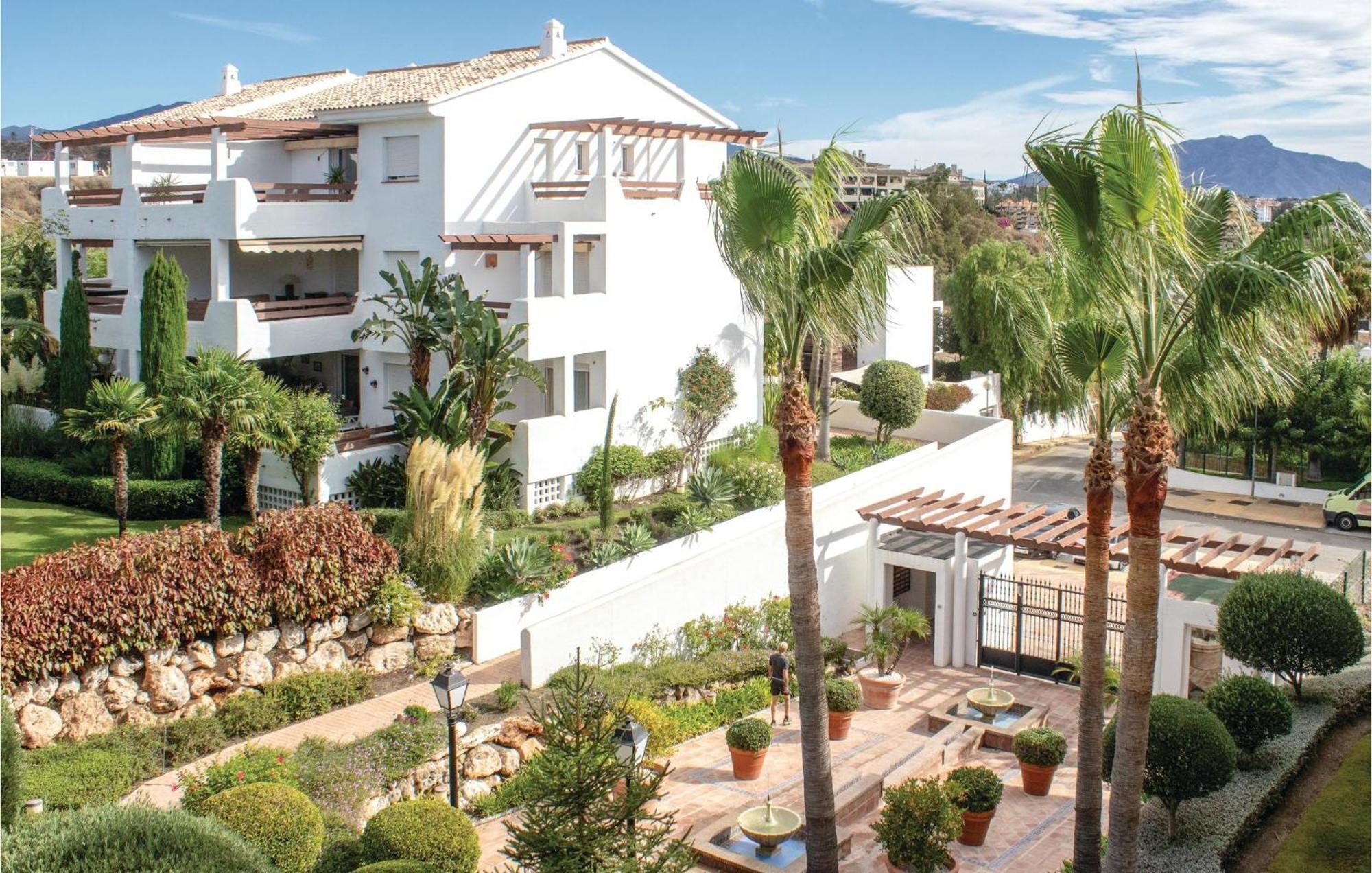 Apartamento Cozy In With Swimming Pool