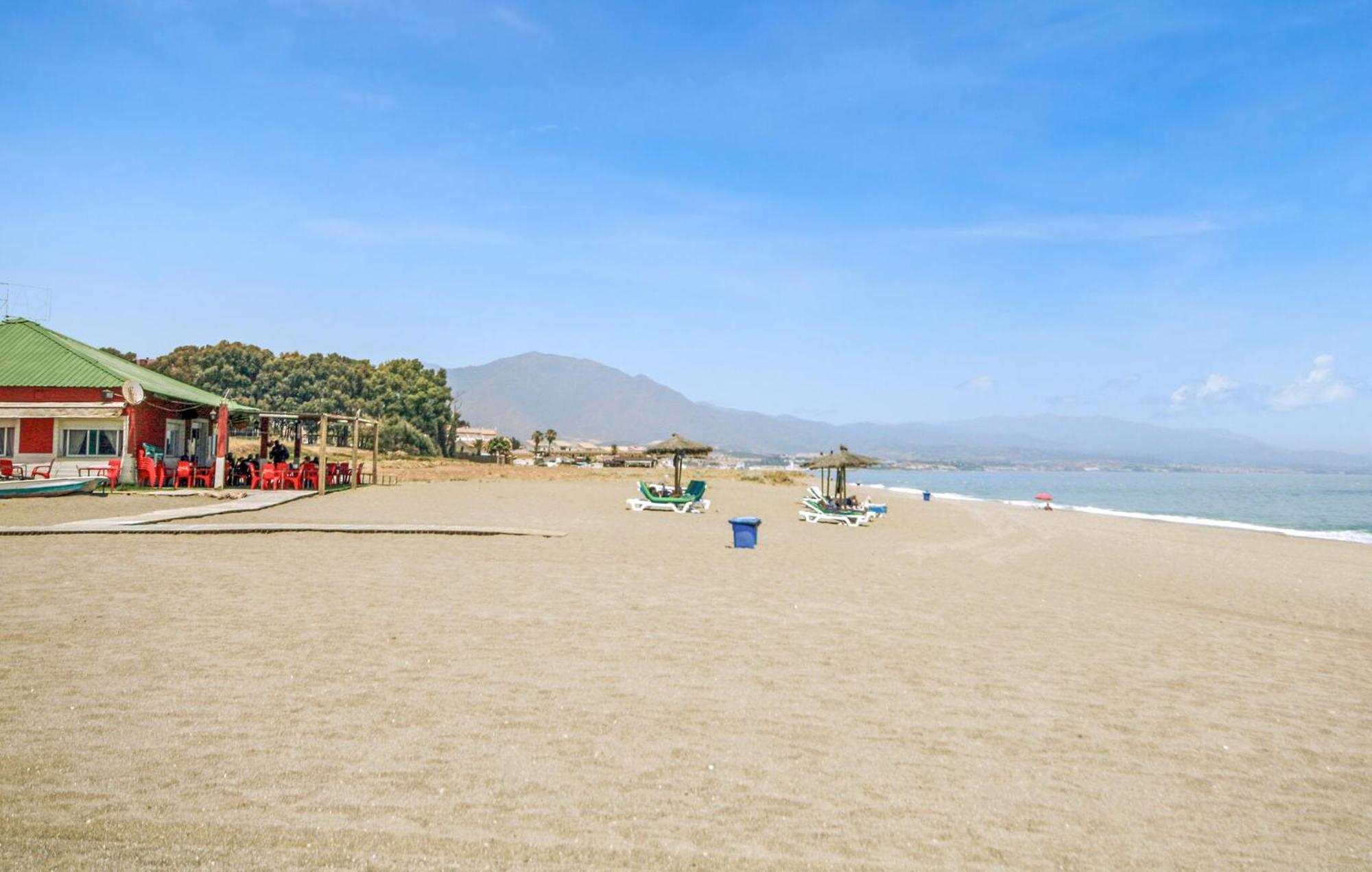 1 Bedroom Stunning In *