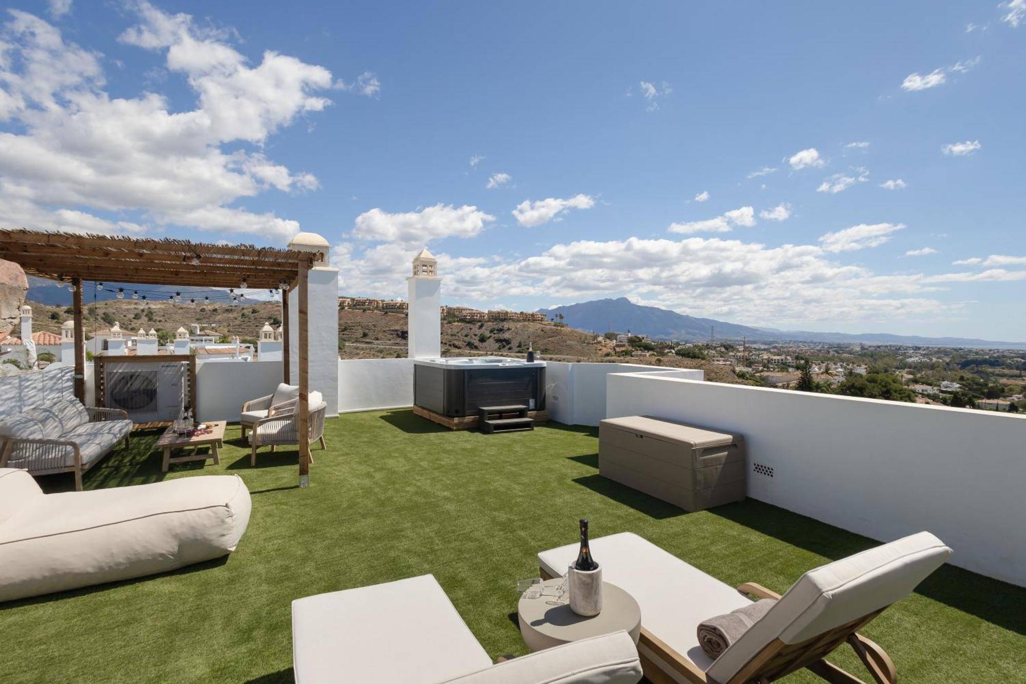 Luxe Penthouse In Golf Paradijs * Estepona