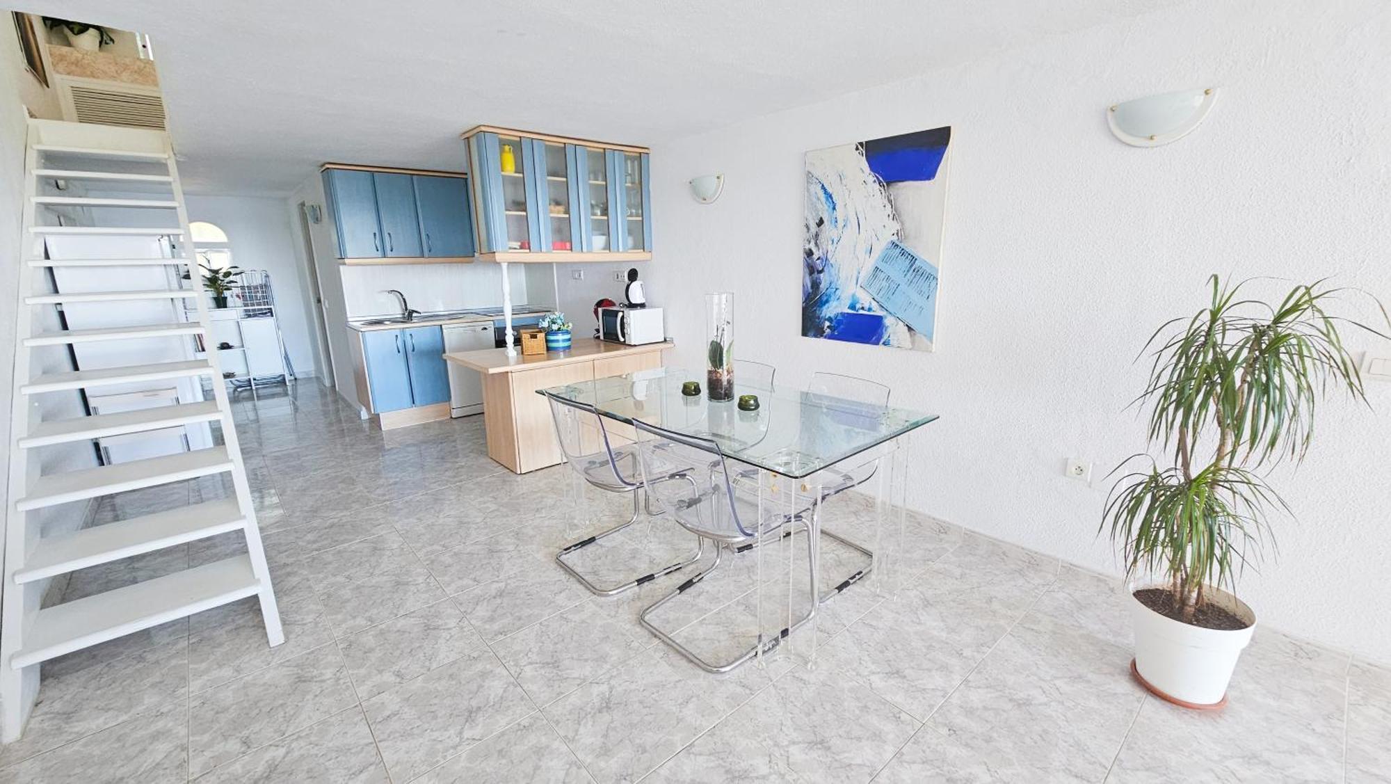 Appartement Duplex Con Bellas Vistas Al Mar, A Pasos De La Playa Estepona