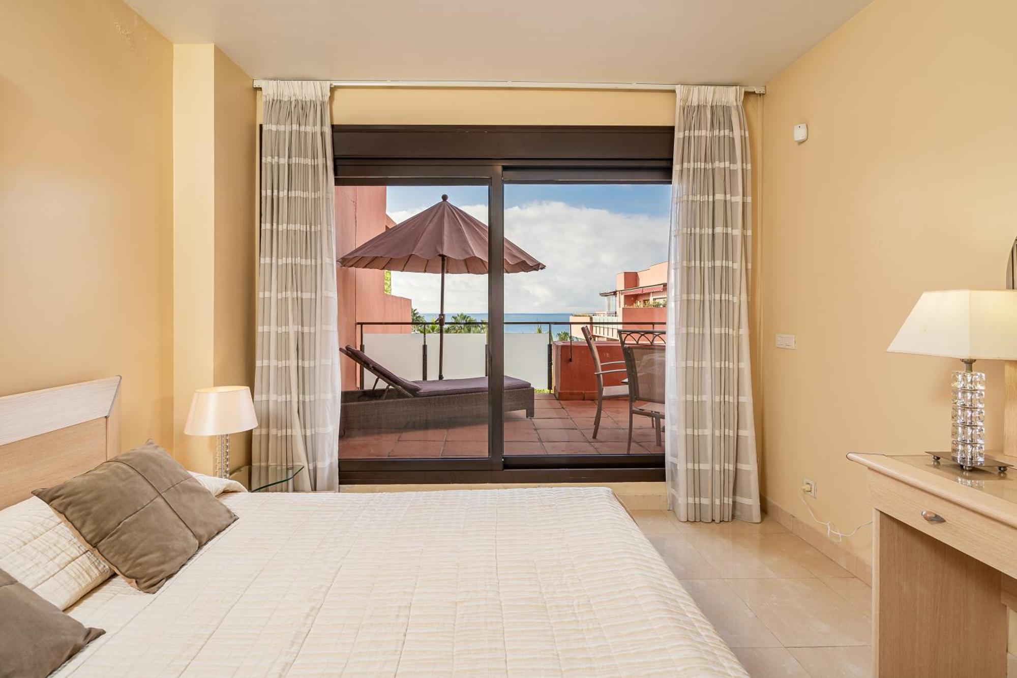 Apartment Beachside Duplex Penthouse, Close To Town *