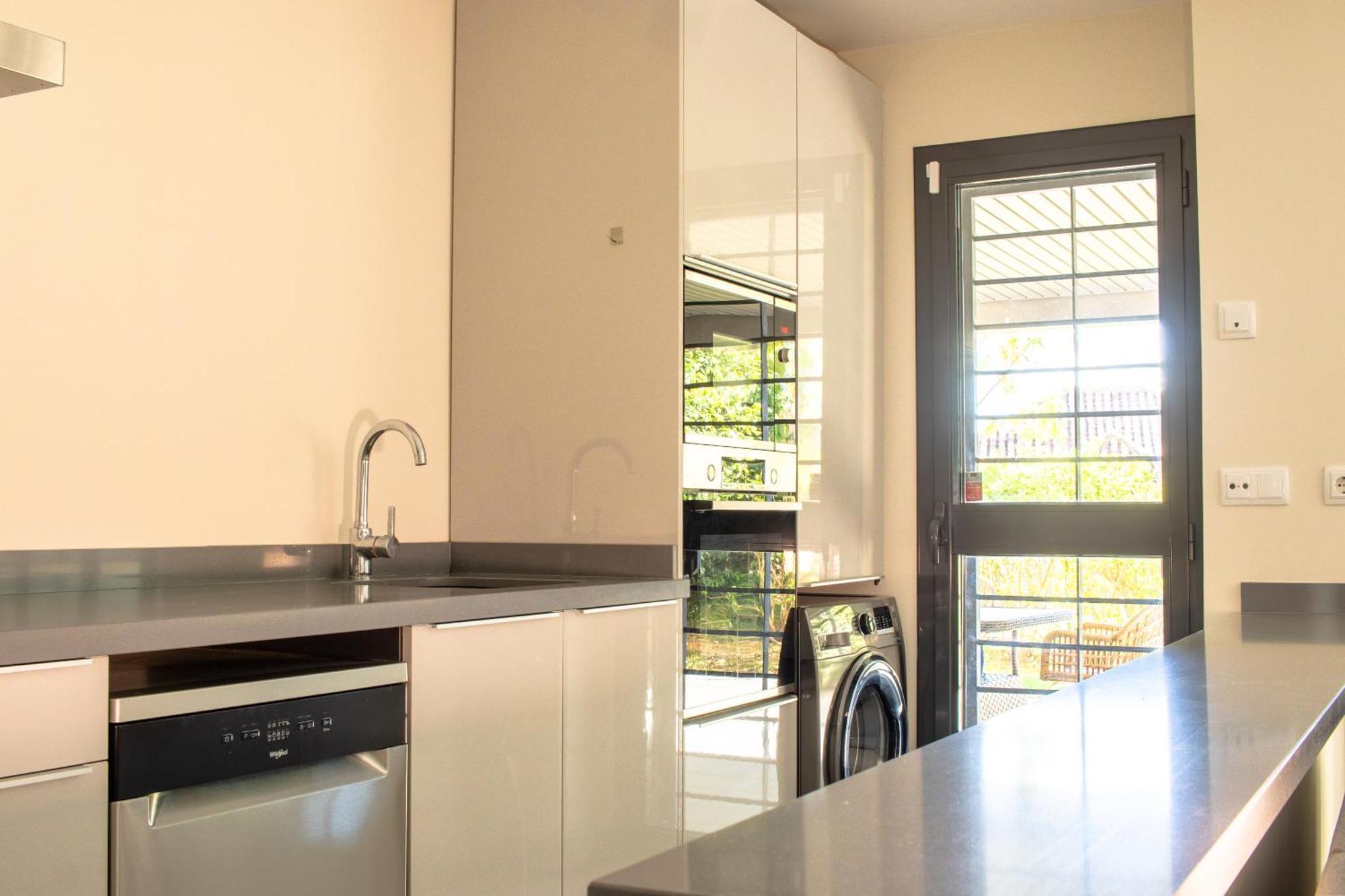 Bajo Encantador Y Familiar En Benahavis Apartamento Estepona