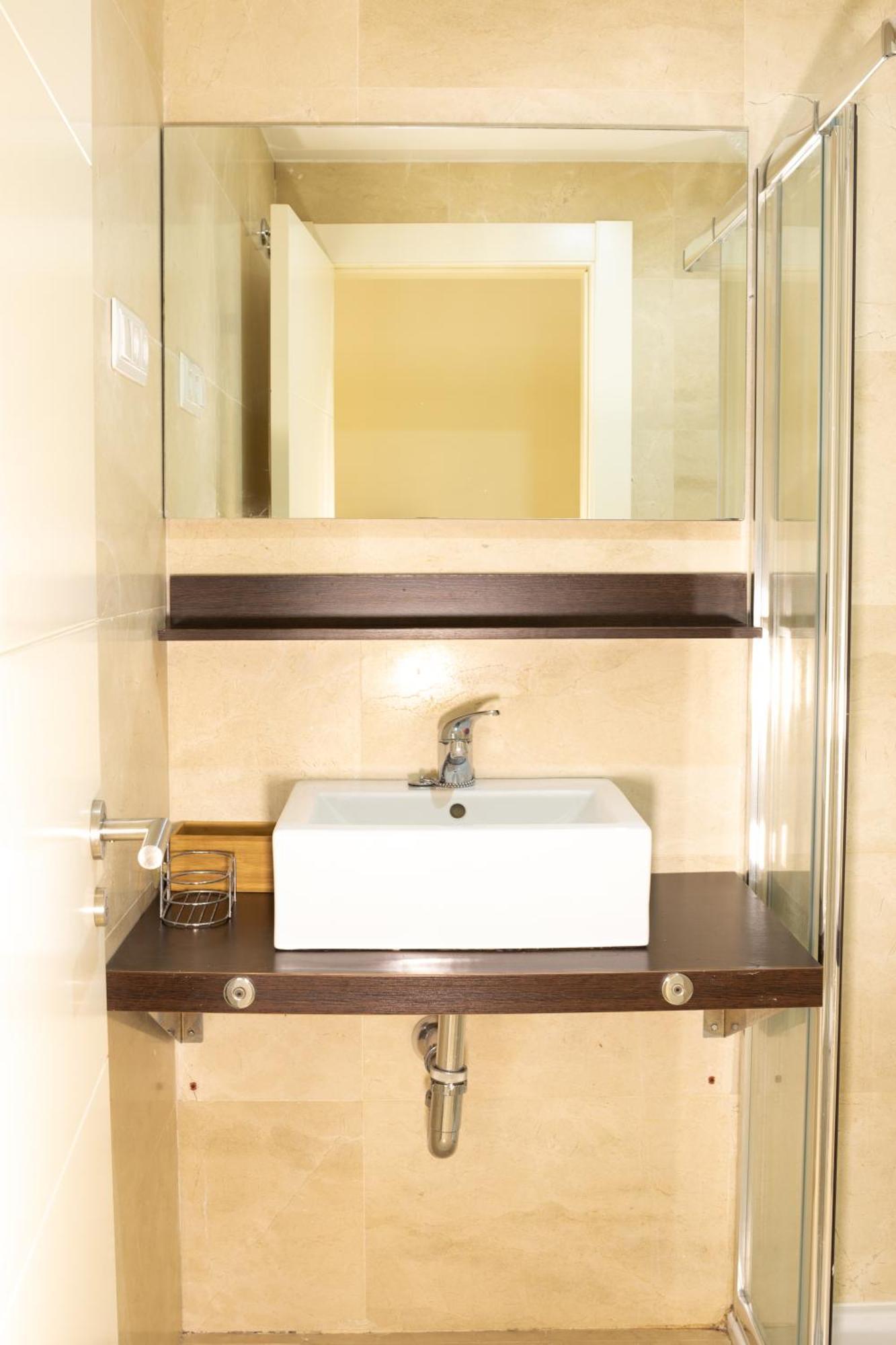 Bajo Encantador Y Familiar En Benahavis Appartement Estepona