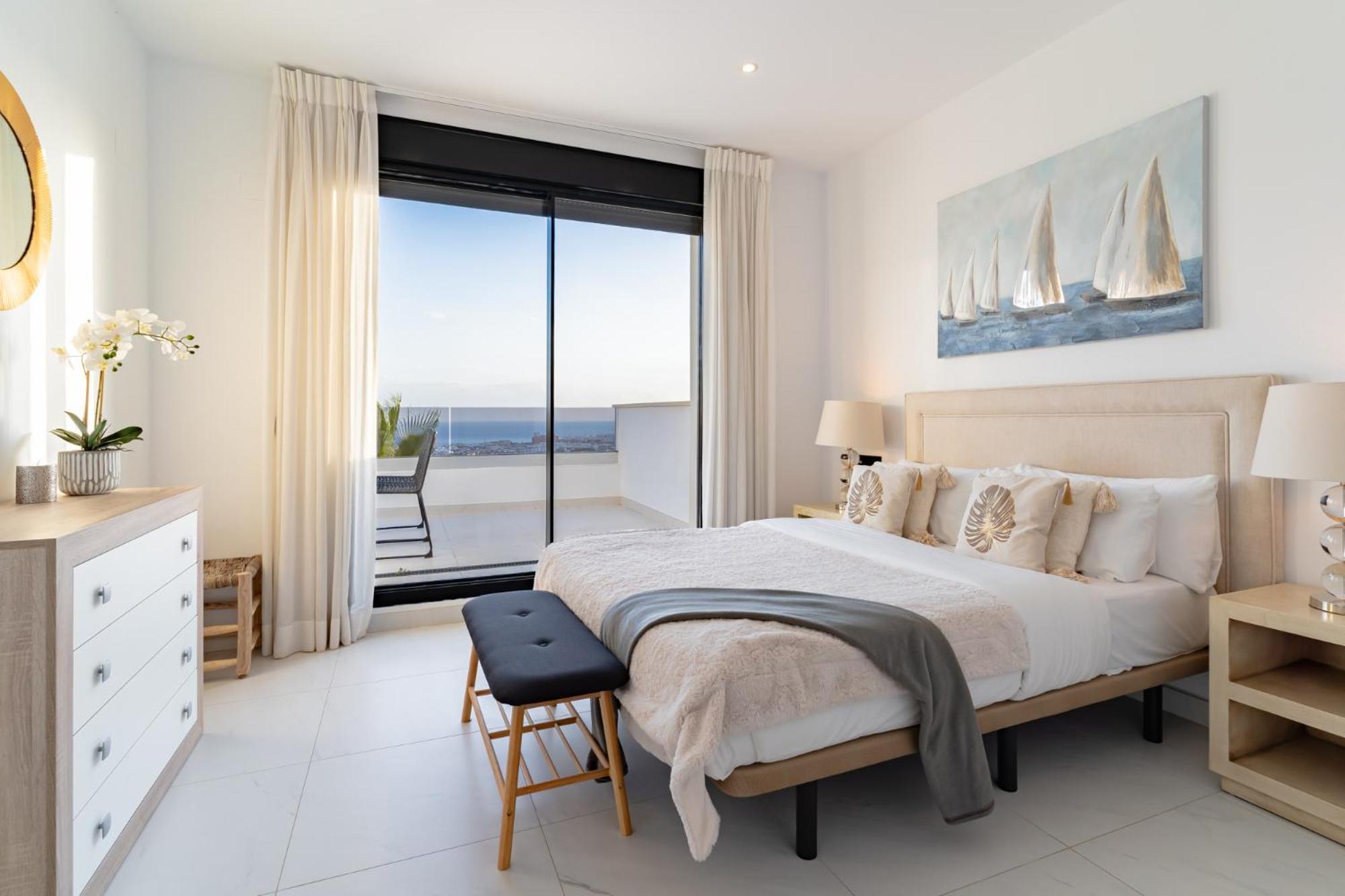 Luxury Penthouse With Ocean Views *