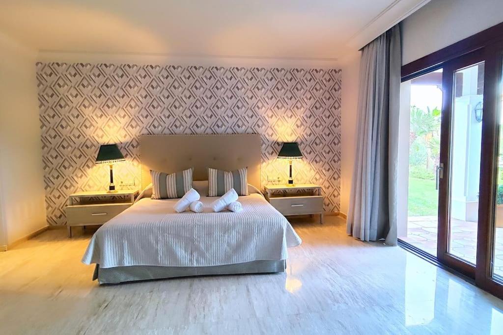 10 Bedroom Palace Huge Garden, Sea View! Villa Estepona