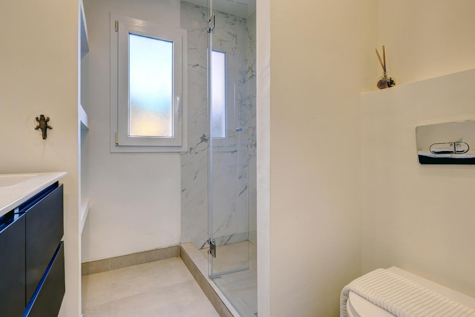 Alejandra - Gerenoveerd Direct Aan Zee * Estepona