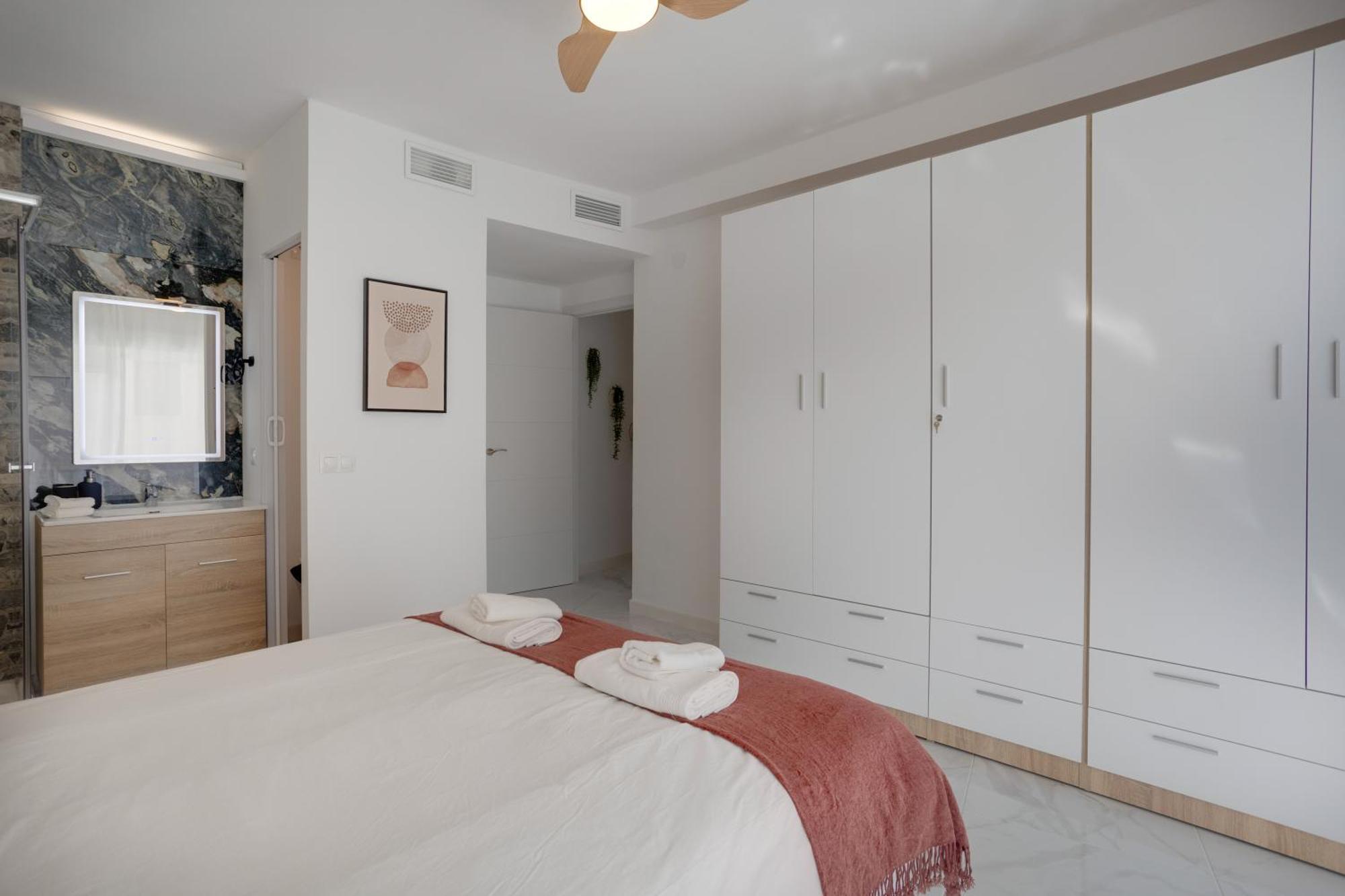 New 3 Bedrooms 100 Meters To Rada Old Town Apartment