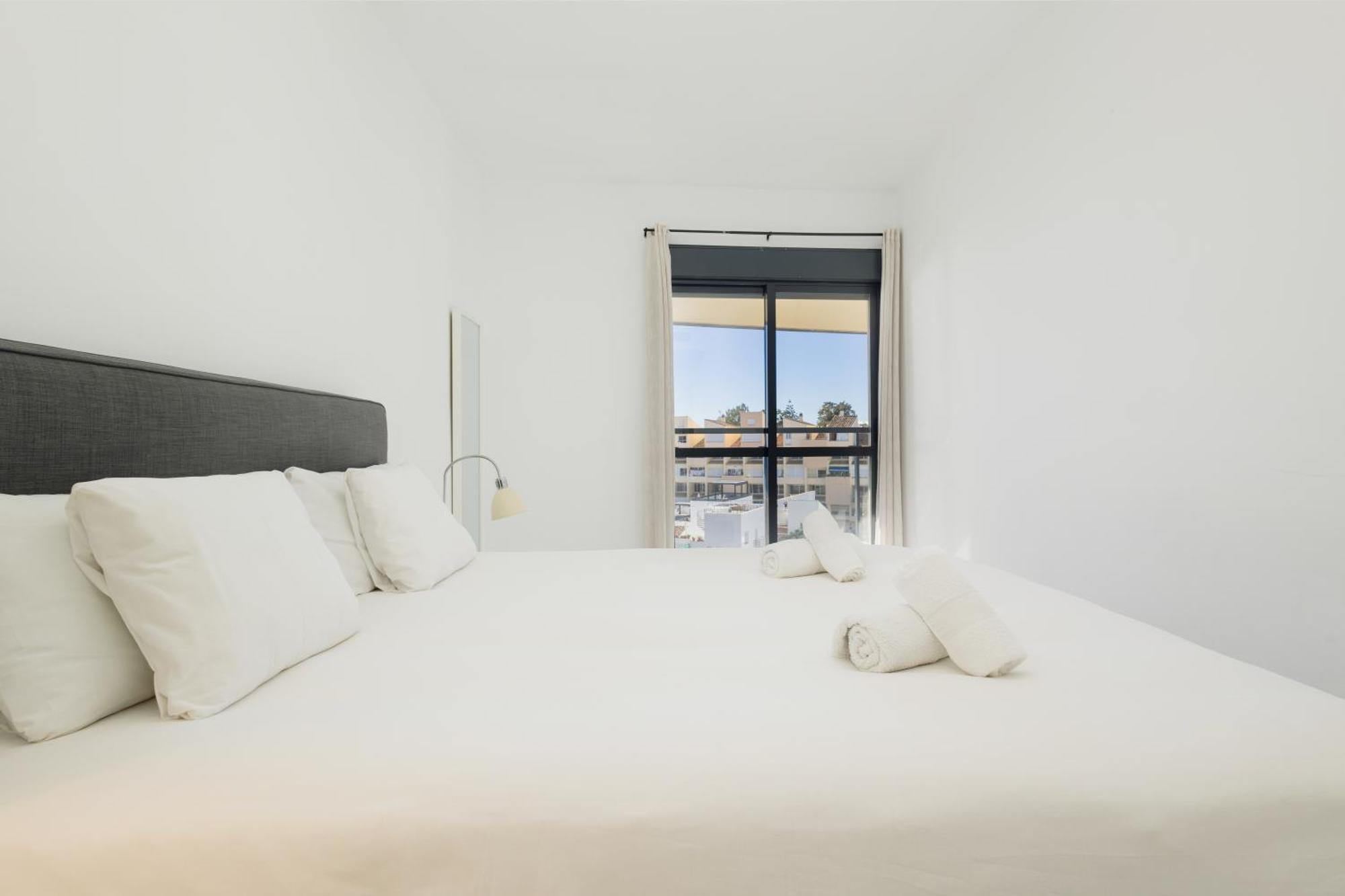 First-line Beach, Terrace And Pool With Incredible Sea Views, New Golden Mile Apartment Estepona
