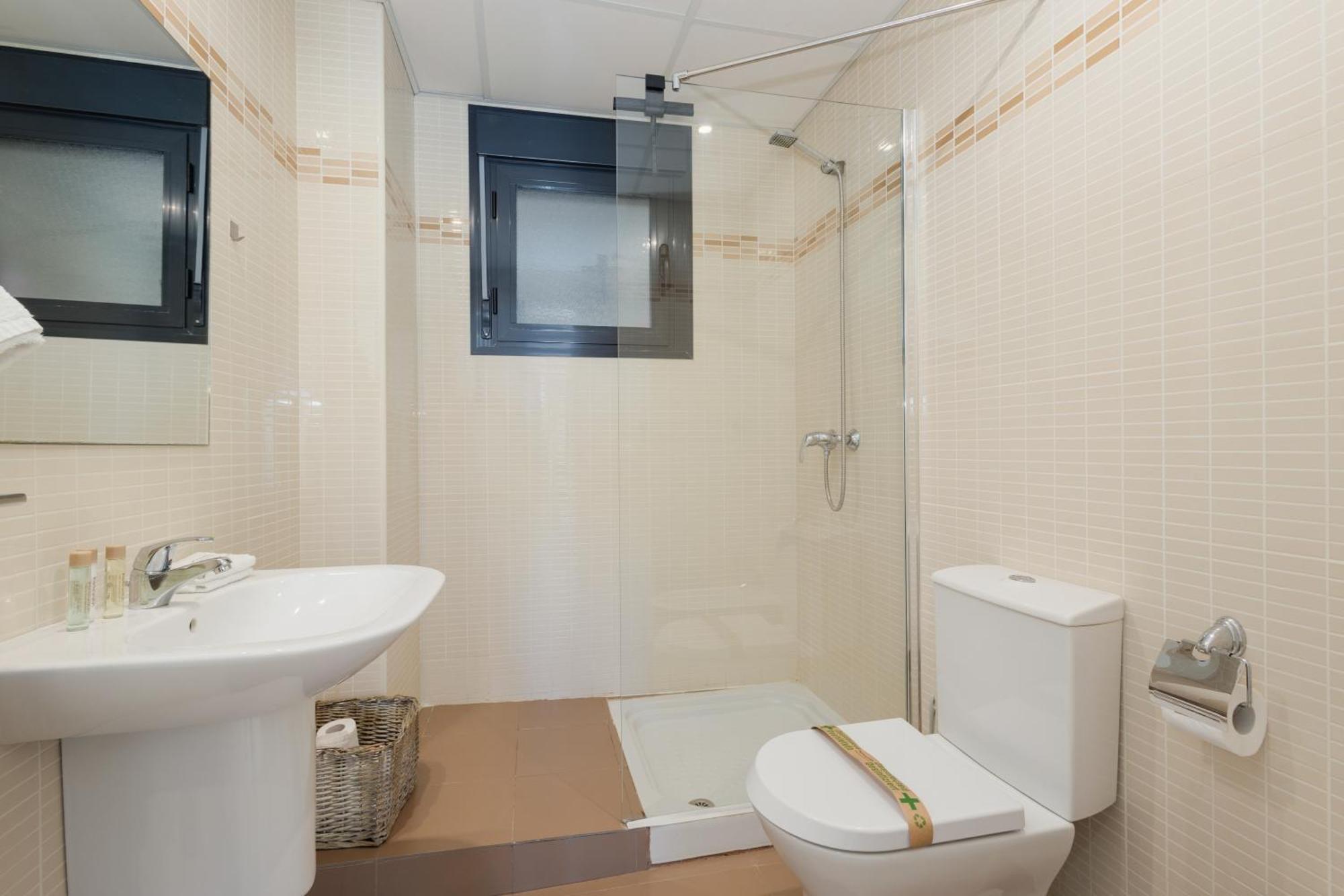 First-line Beach, Terrace And Pool With Incredible Sea Views, New Golden Mile Apartment *