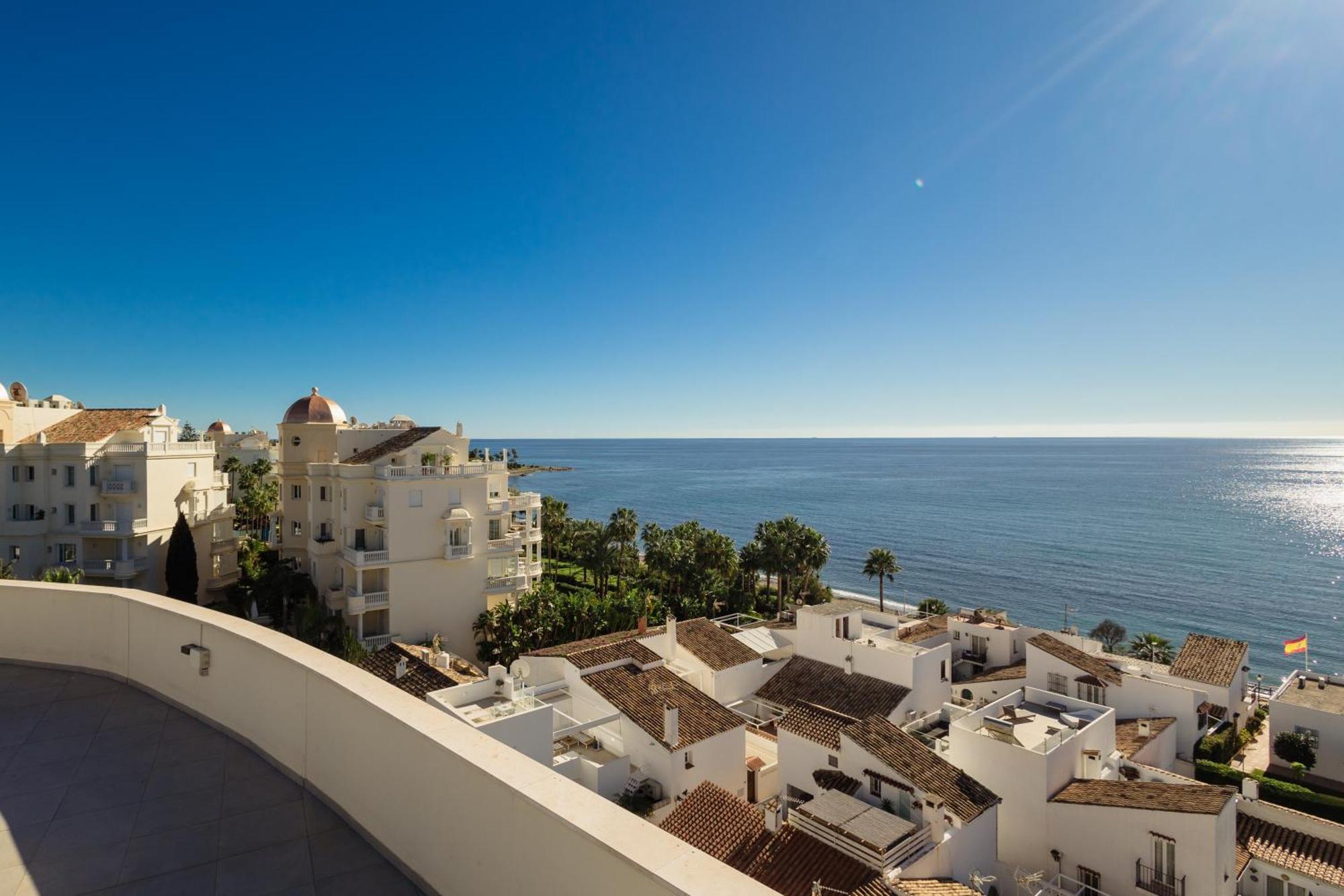 First-line Beach, Terrace And Pool With Incredible Sea Views, New Golden Mile * Estepona