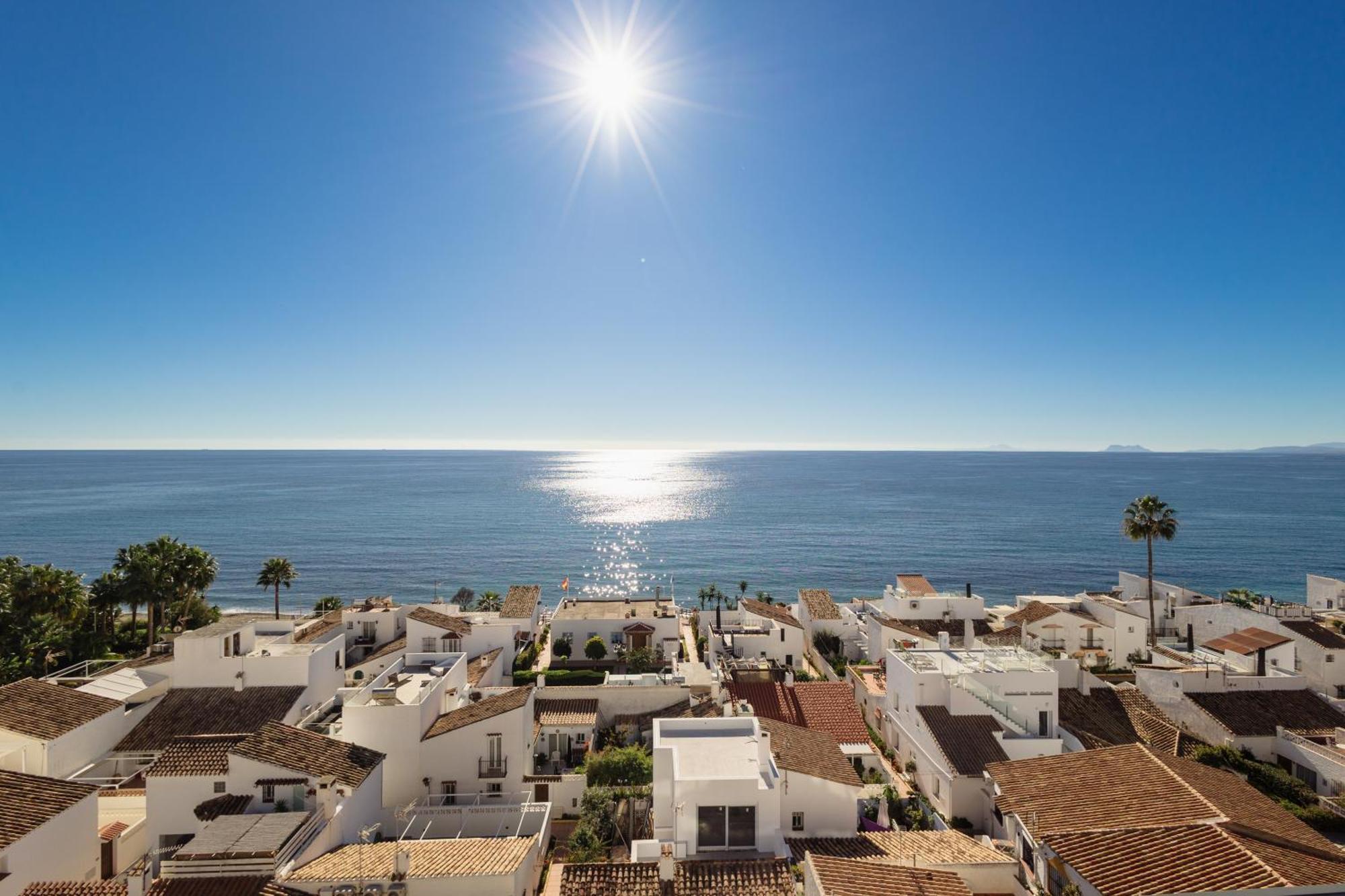 First-line Beach, Terrace And Pool With Incredible Sea Views, New Golden Mile Apartment *