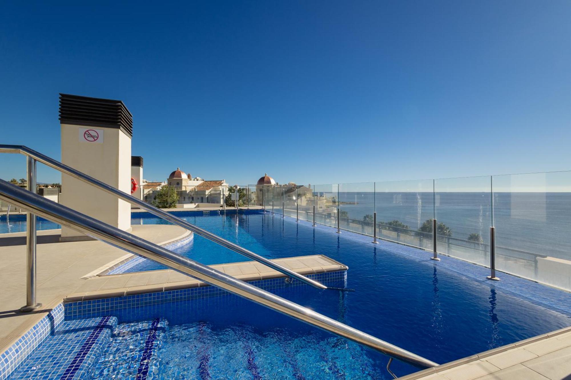 First-line Beach, Terrace And Pool With Incredible Sea Views, New Golden Mile Apartment Estepona