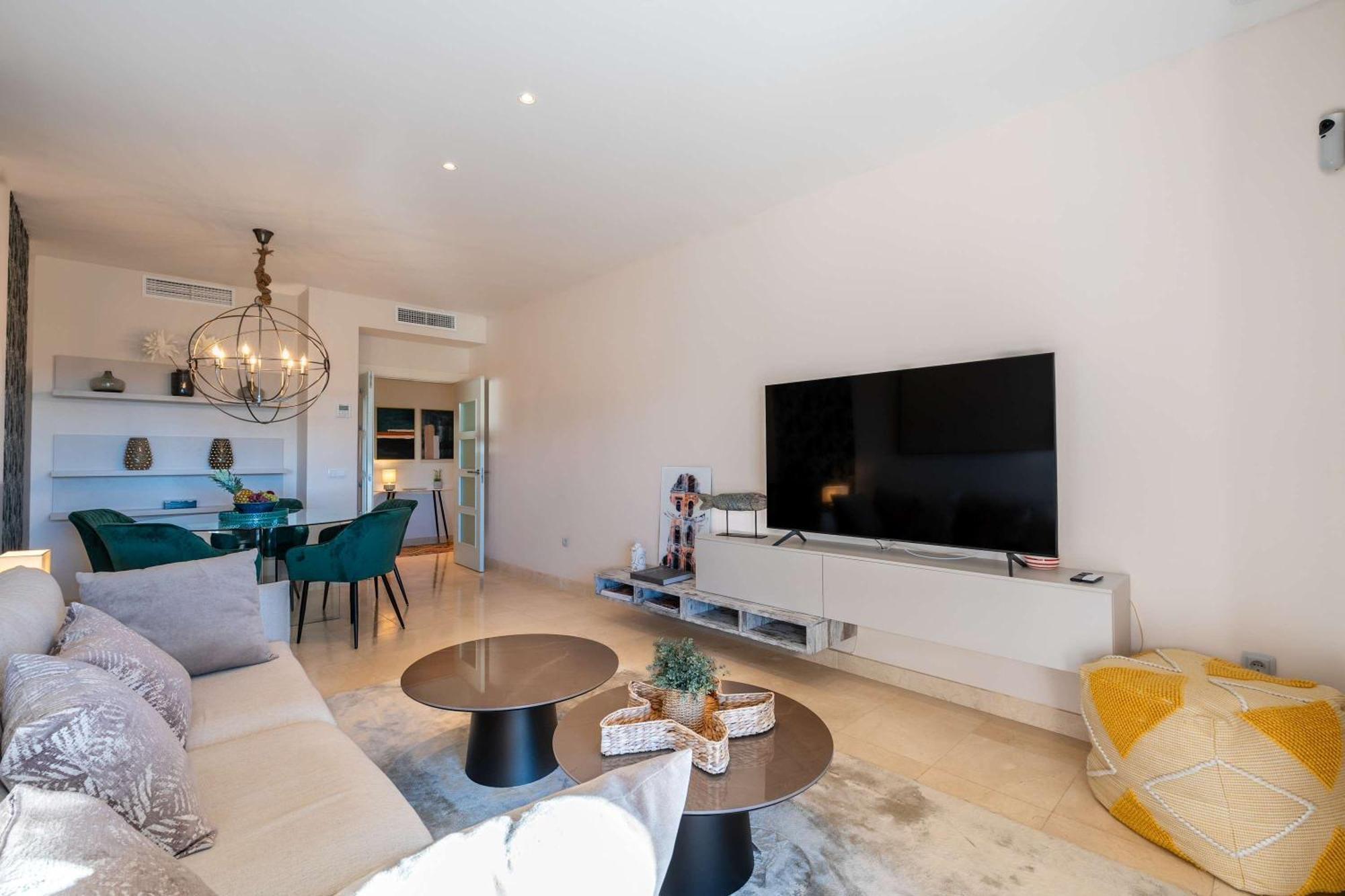 Luxury Escape - Flamingos Golf Retreat Apartment Estepona
