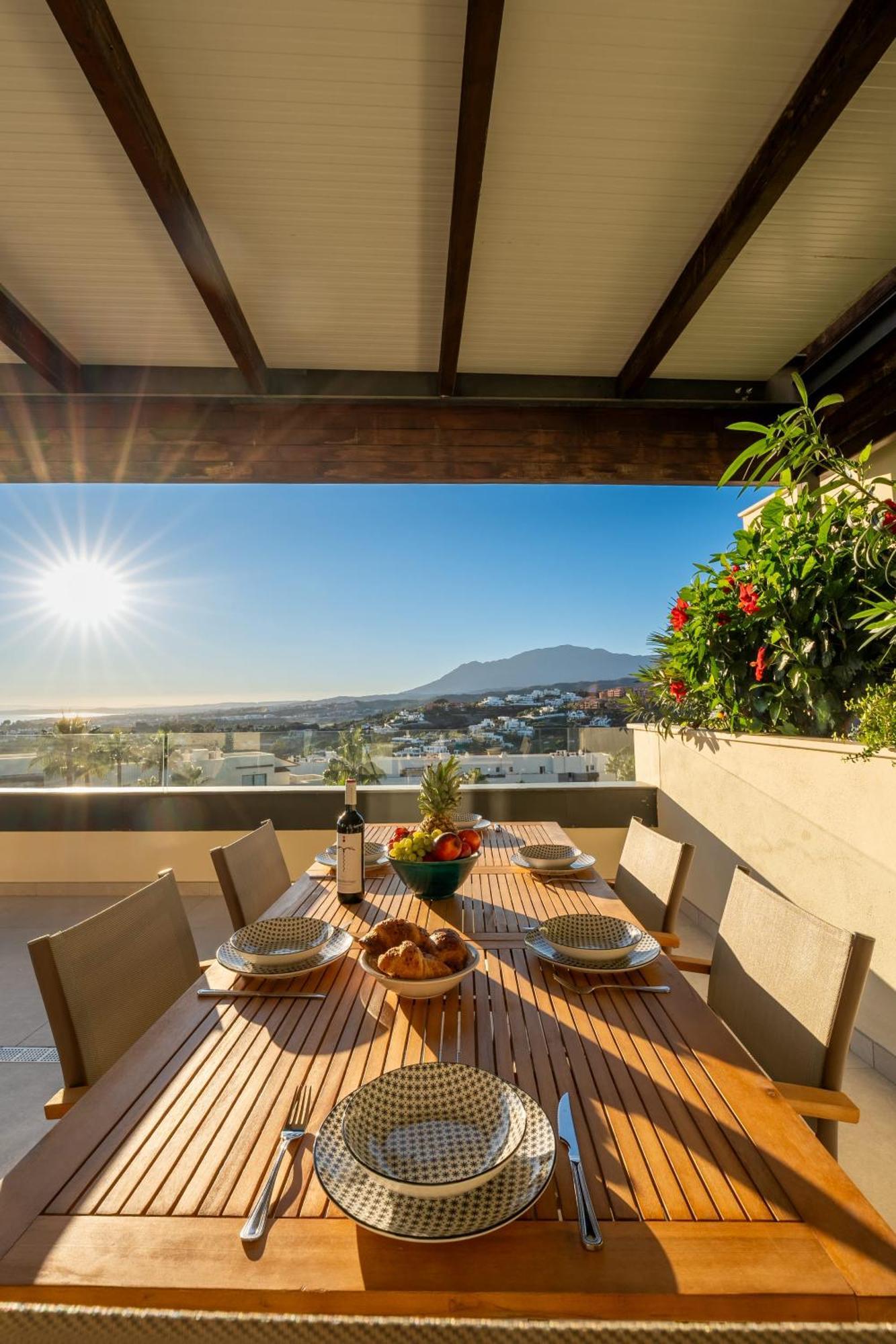 Apartment Luxury Escape - Flamingos Golf Retreat Estepona