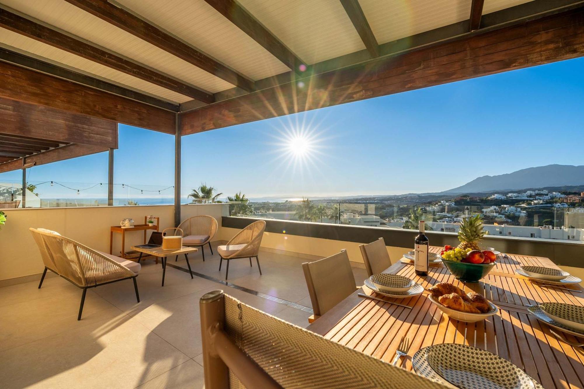 Luxury Escape - Flamingos Golf Retreat Apartment Estepona