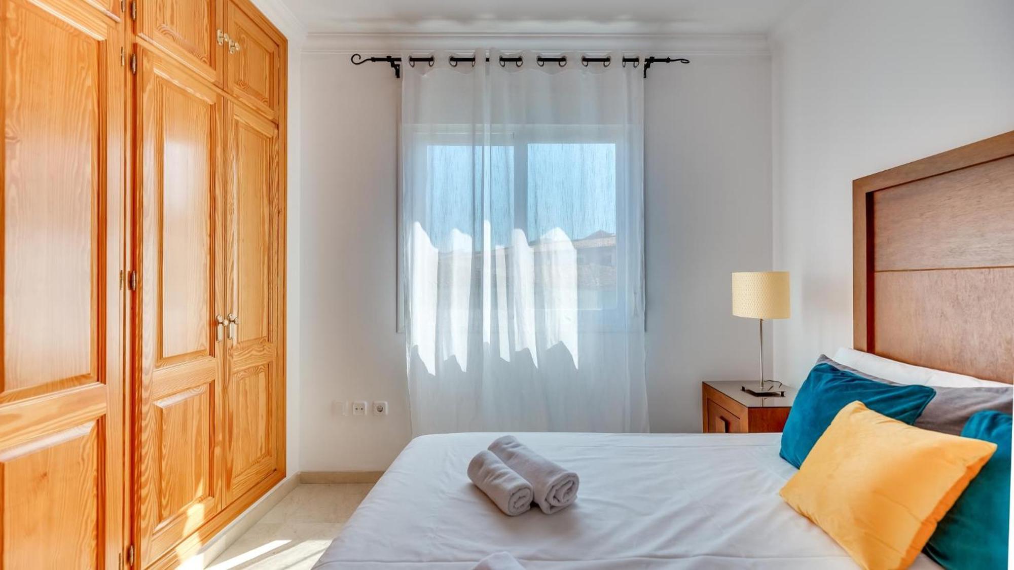 Apartment Chic Uurban Oasis In Estepona