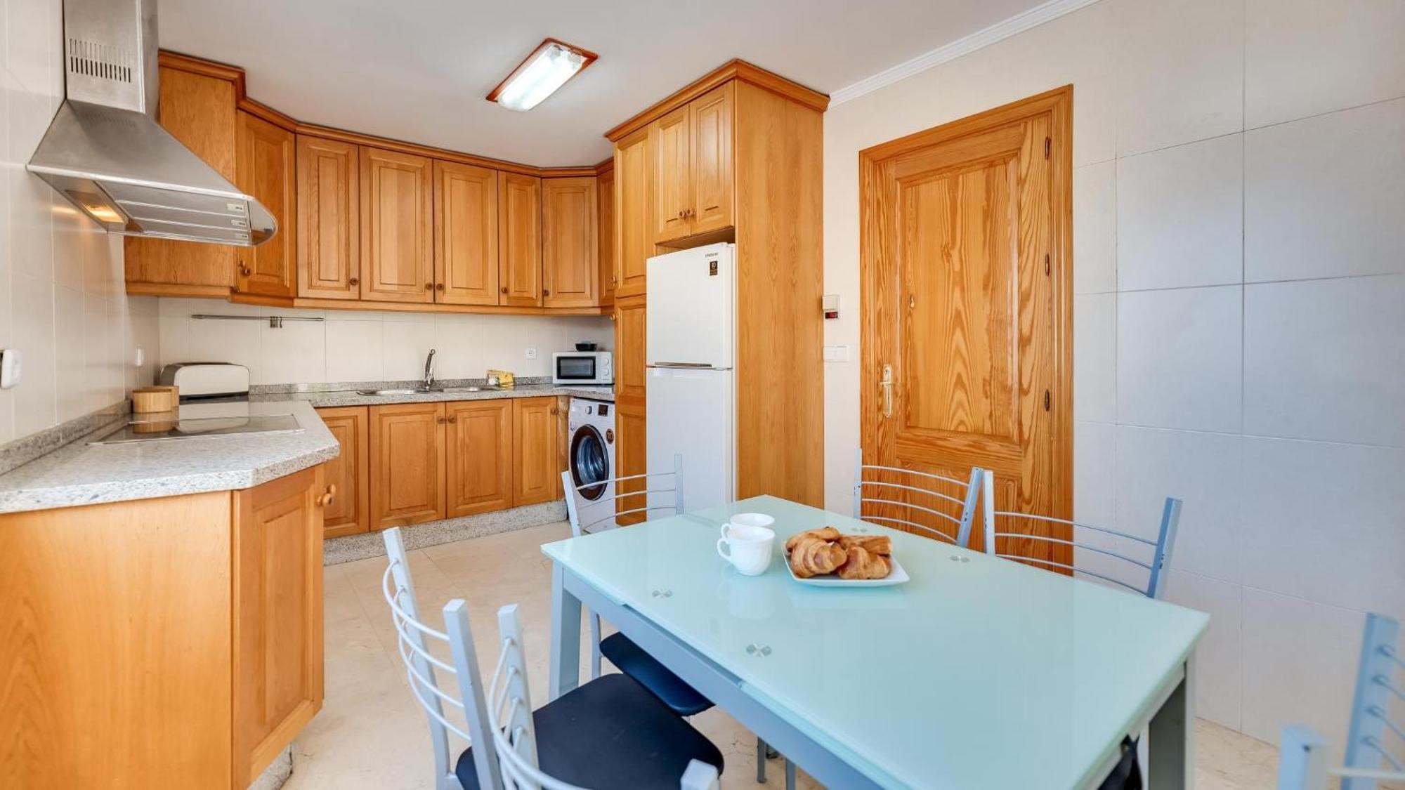 Apartment Chic Uurban Oasis In Estepona
