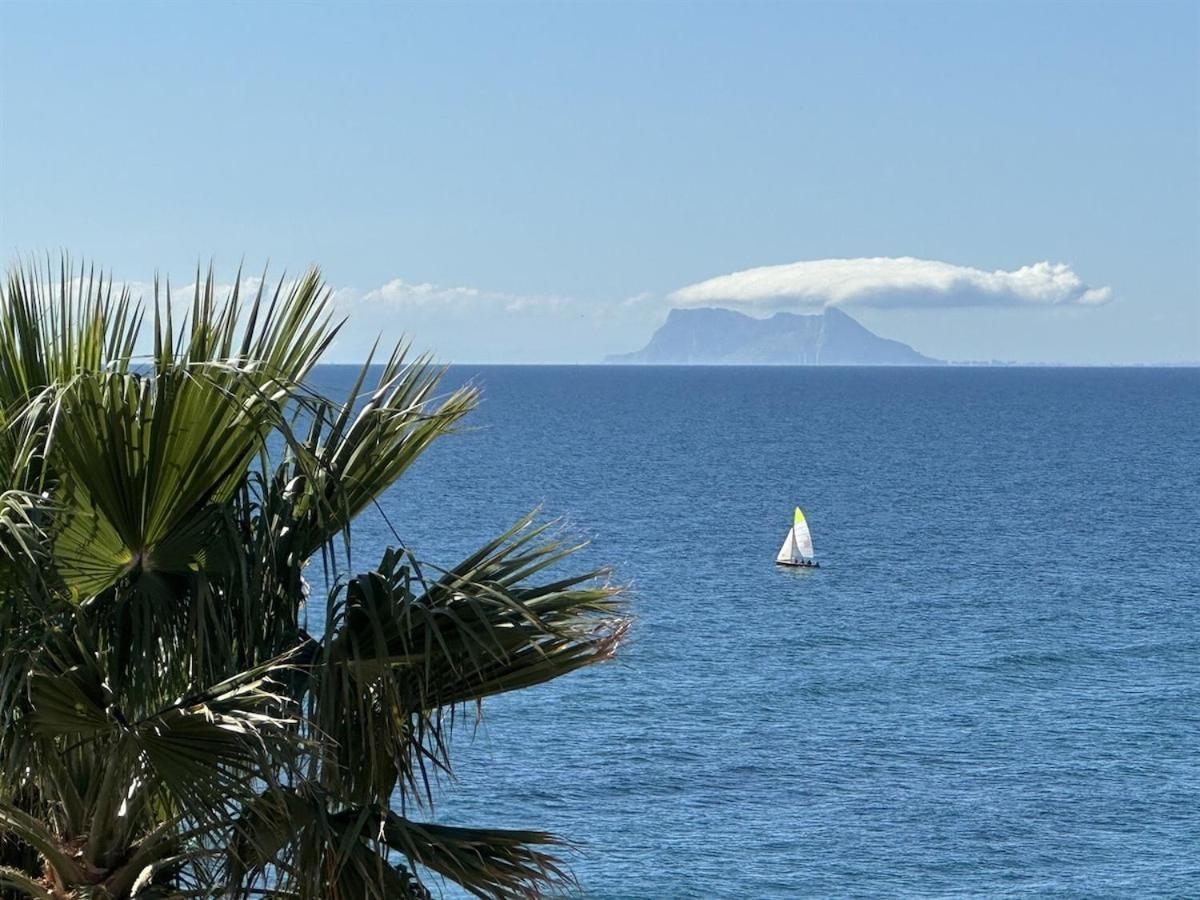 Gerenoveerd Diez: Groot Balkon & Zeezicht Apartamento Estepona