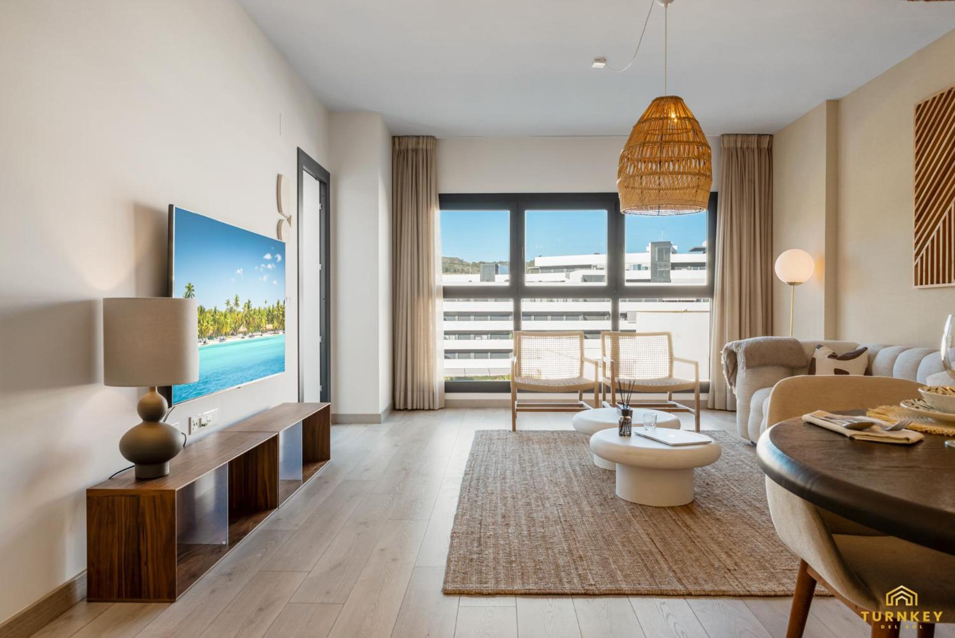 High-end Rooftop Penthouse Near & Apartment