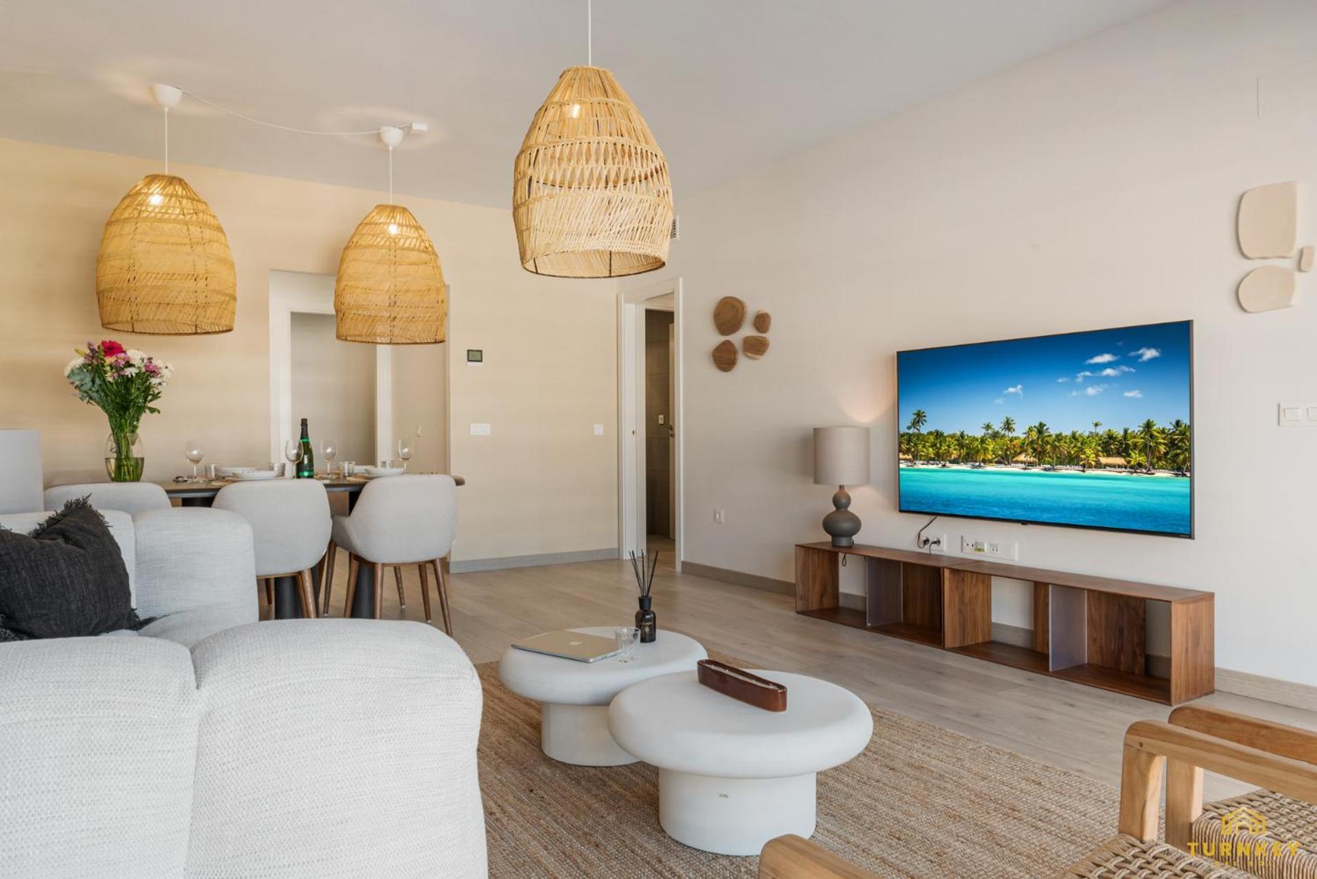 High-end Rooftop Penthouse Near & Apartment *