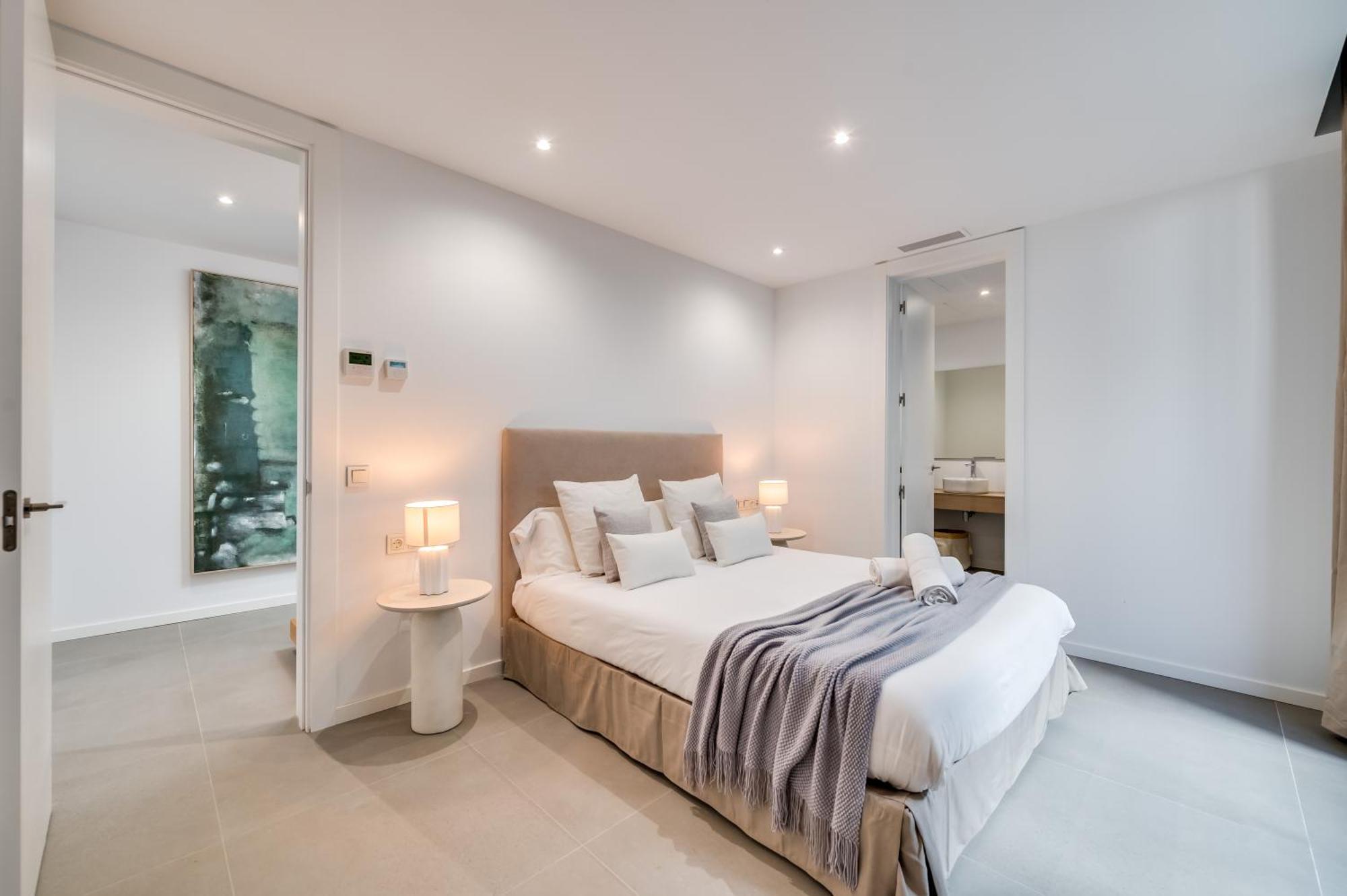Vacation Marbella I Chic, Cutting-edge Amenities, Private Heated Infinity Pool, Golf Front Location, Cinema Estepona
