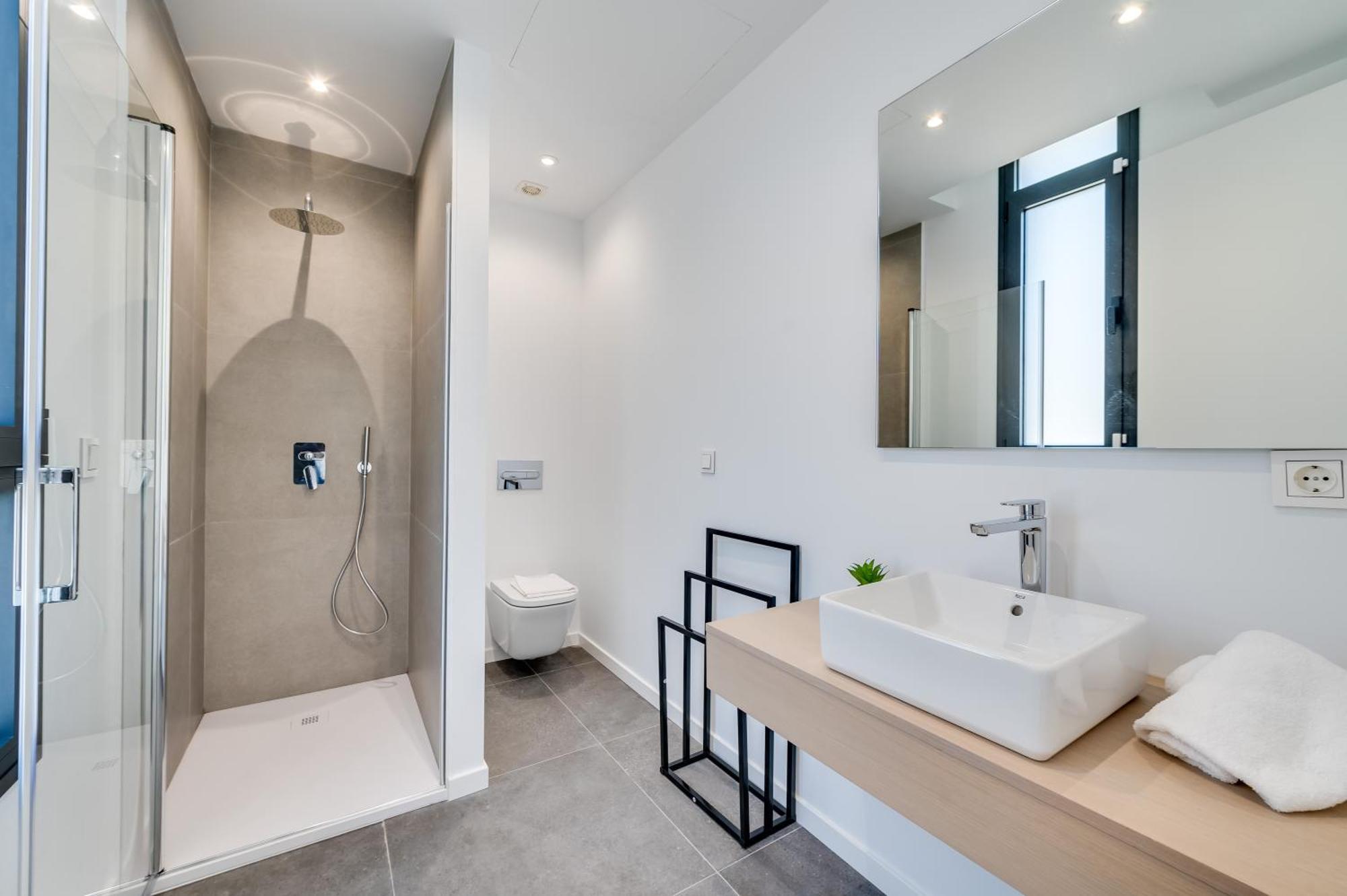 Villa Vacation Marbella I Chic, Cutting-edge Amenities, Private Heated Infinity Pool, Golf Front Location, Cinema *