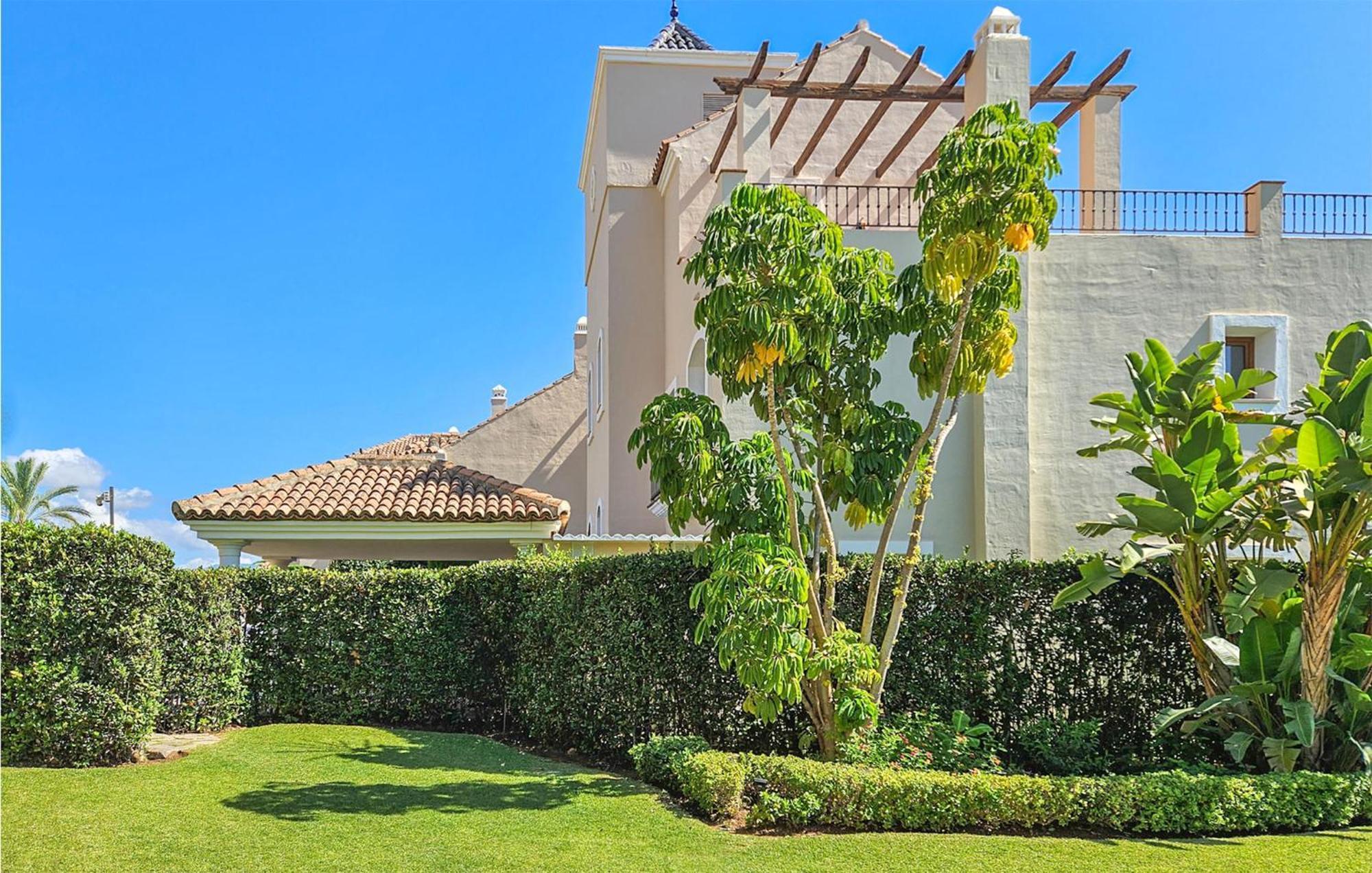 Amazing In Benahavis With Swimming Pool *