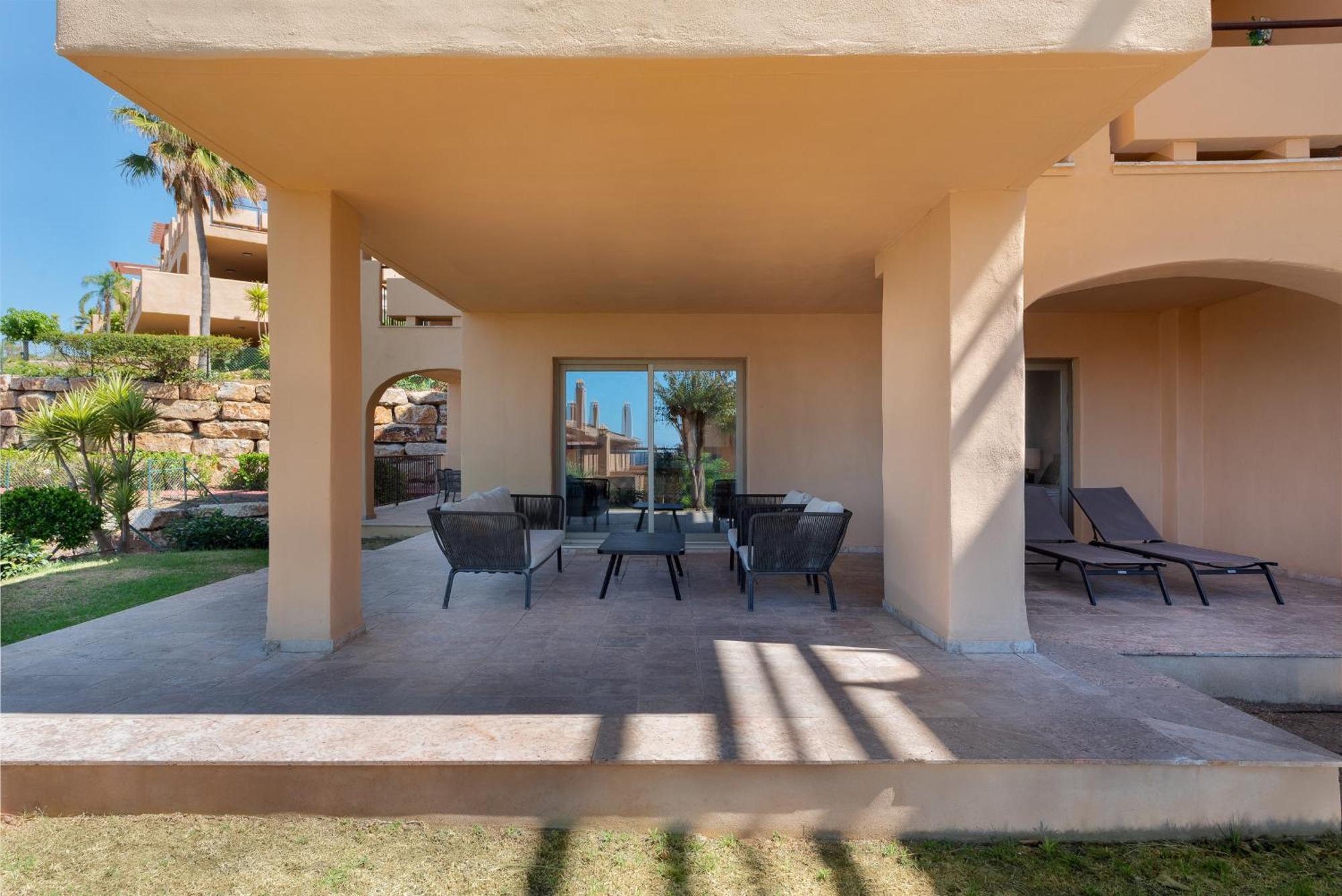 Bright 3-bedroom With Sunset Views Apartment Estepona