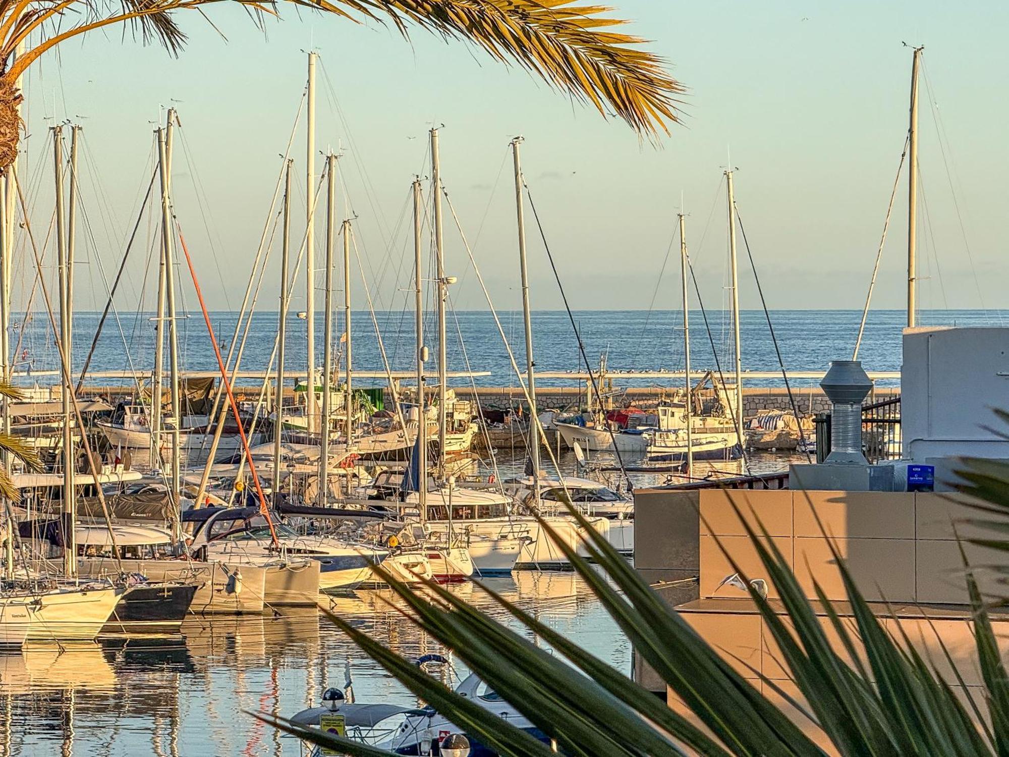 Hanami Puerto Paraiso 5-5 * Estepona