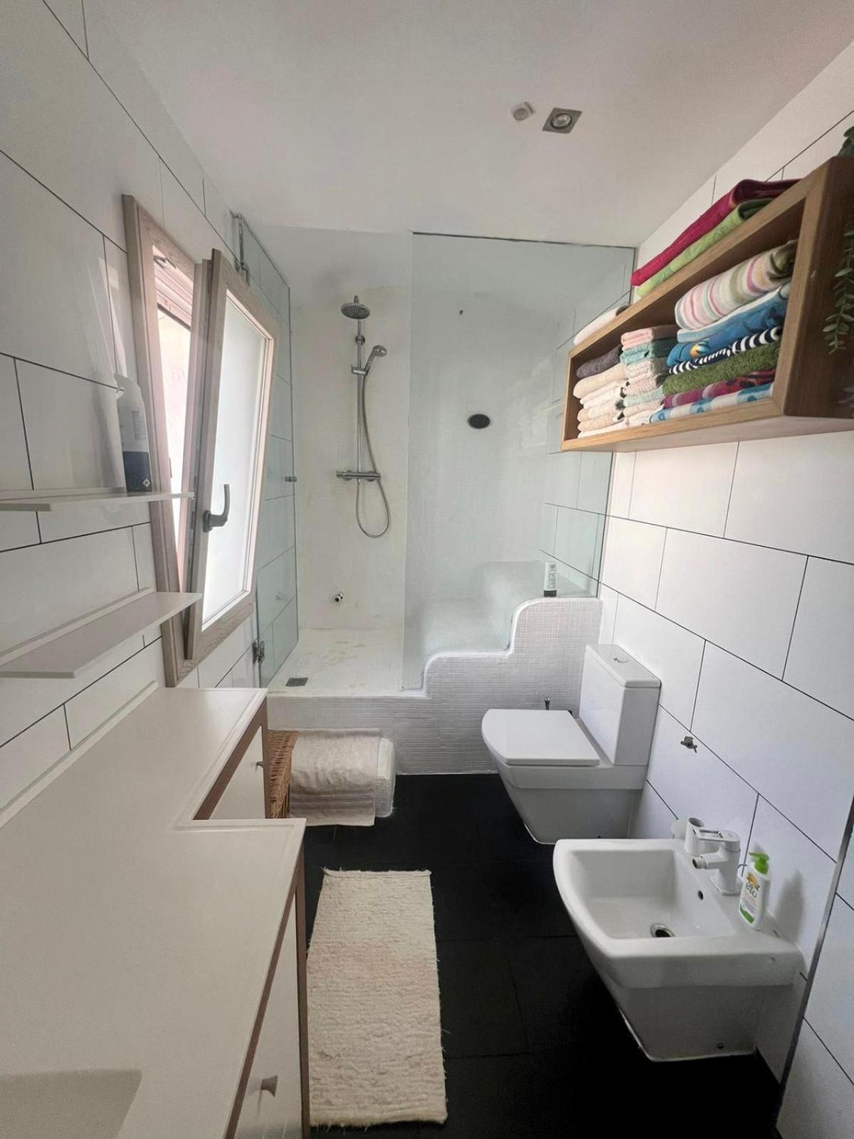 Bonita Con Piscina Villa