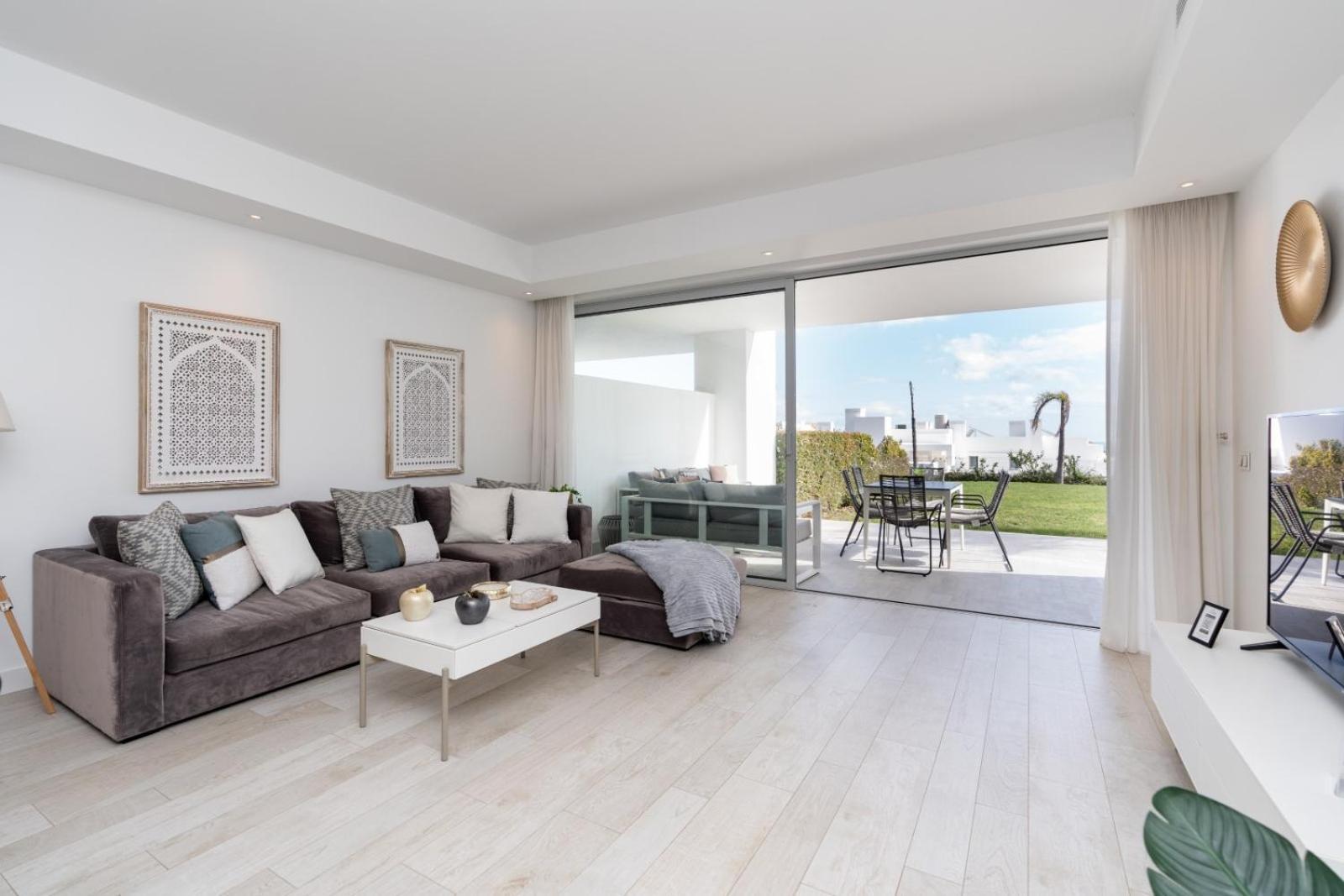 Al-1604 Ground Floor Alcazaba Lagoon Apartment