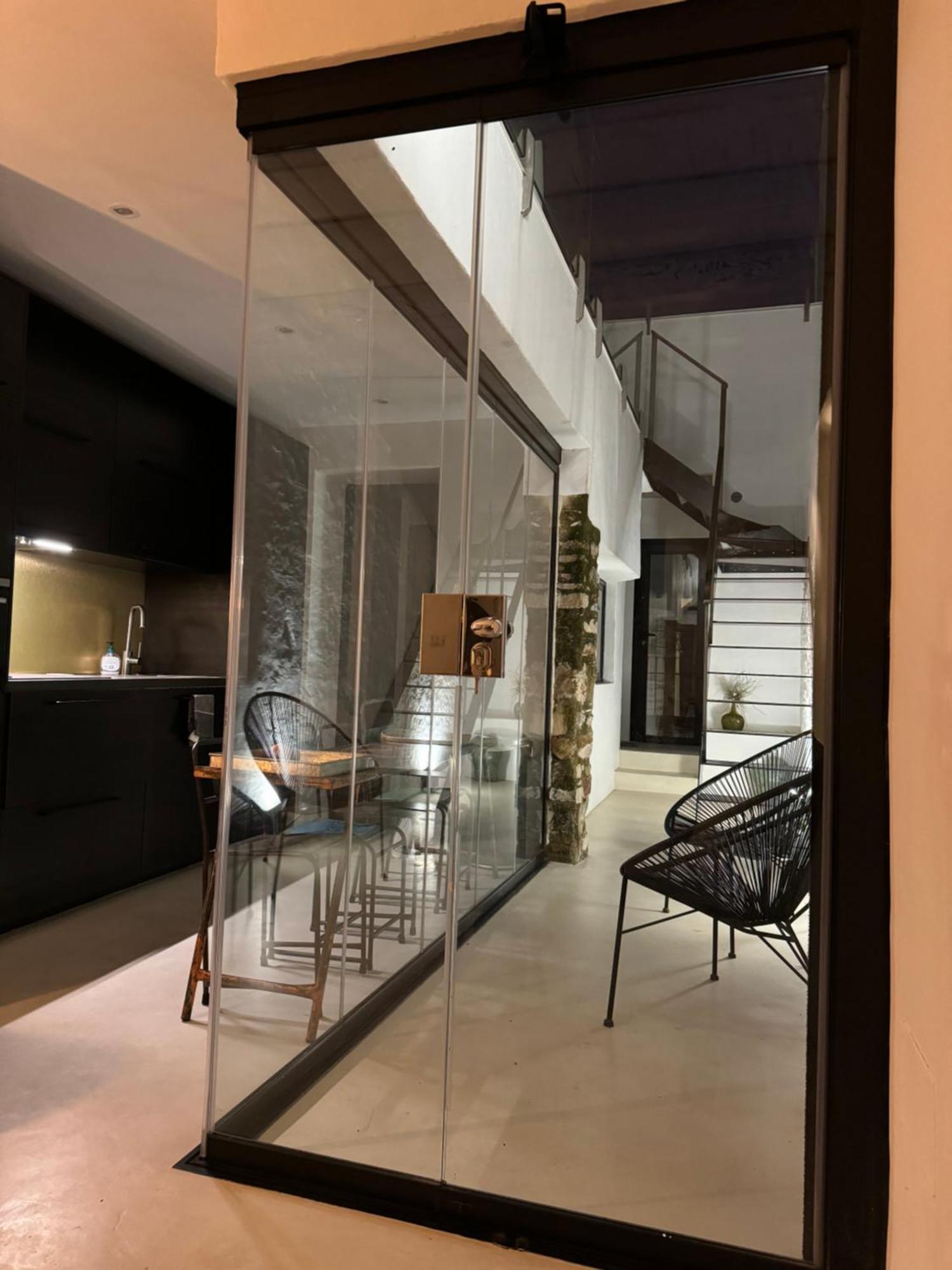 Сasa de vacaciones Unique Townhouse With Rooftop Pool Estepona