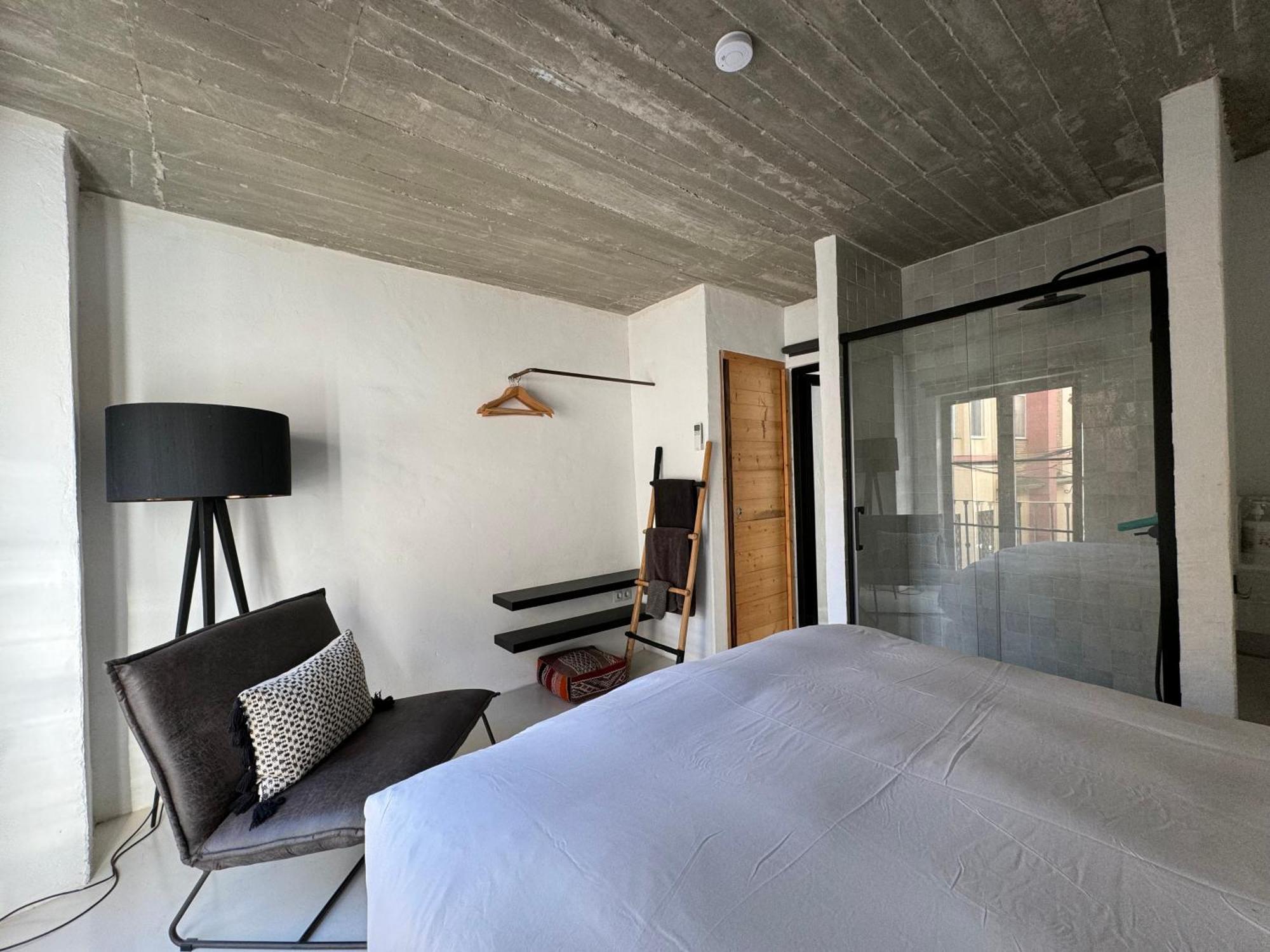 Unique Townhouse With Rooftop Pool Сasa de vacaciones Estepona