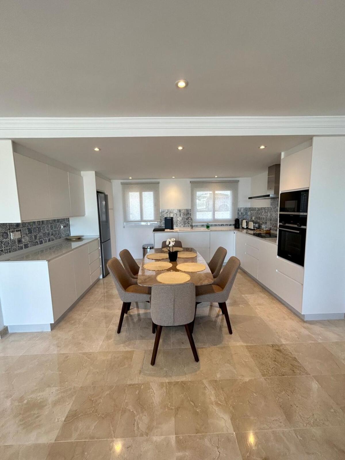 Appartement Stunning Sea View Penthouse