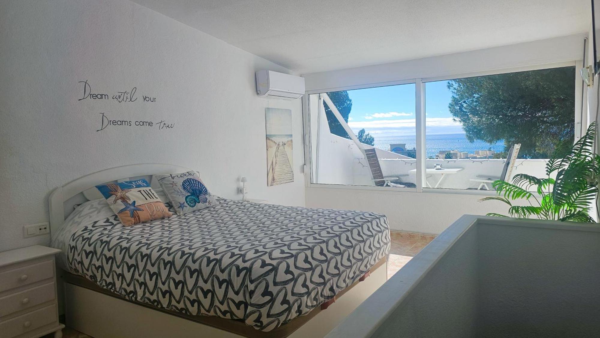 Duplex Con Bellas Vistas Al Mar, A Pasos De La Playa Appartement Estepona