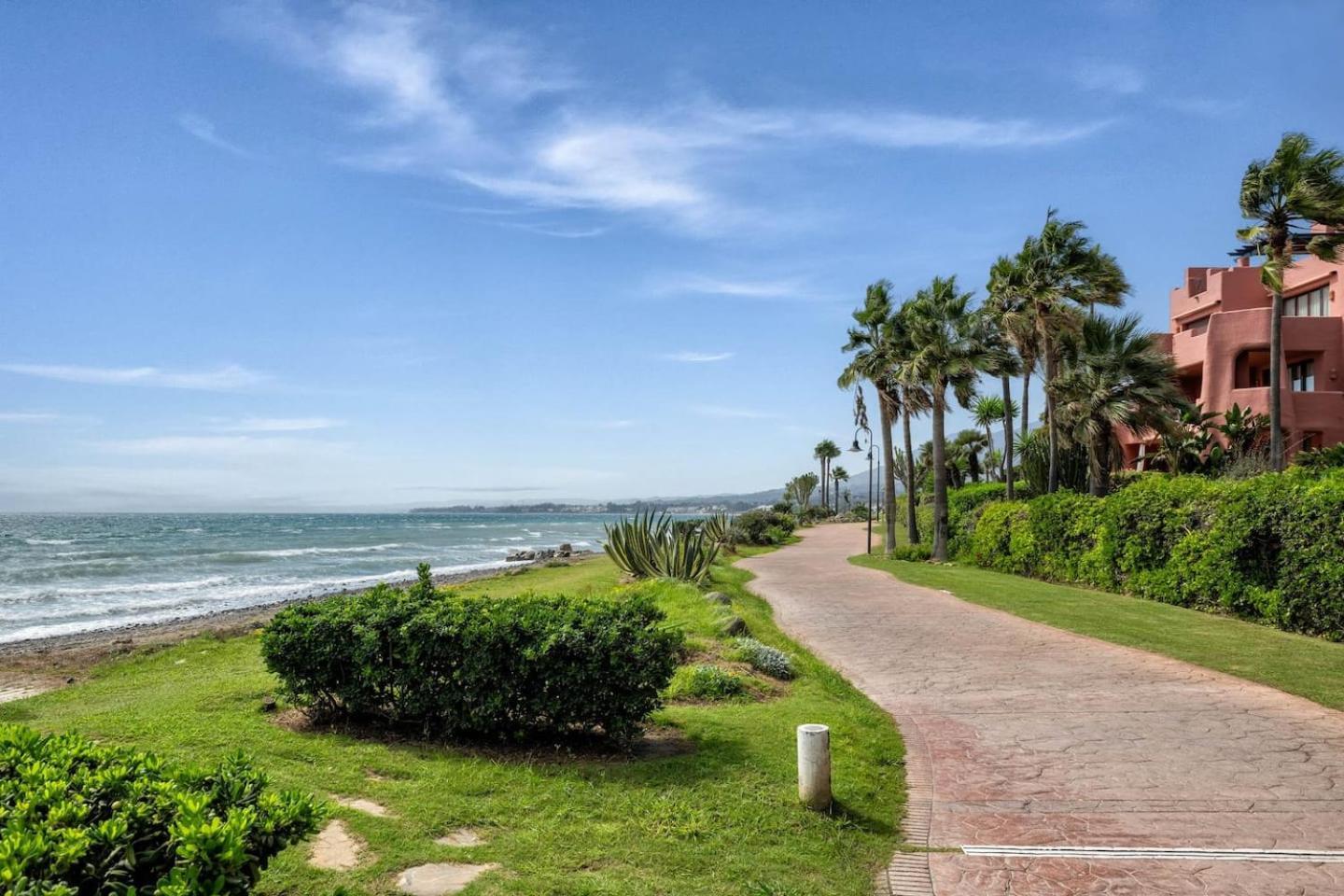 Beachfront Penthouse, Pool Gym Apartamento