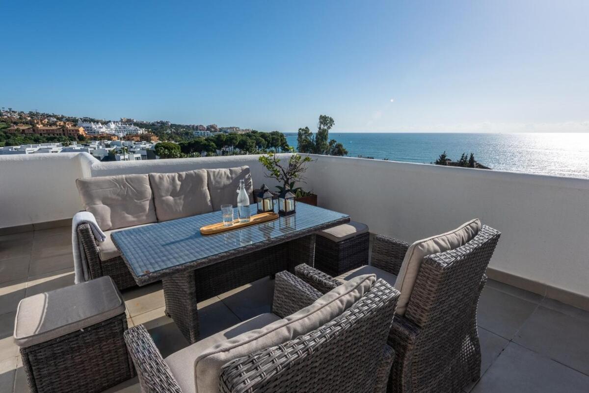 Apartment Stunning Beachfront Penthouse *