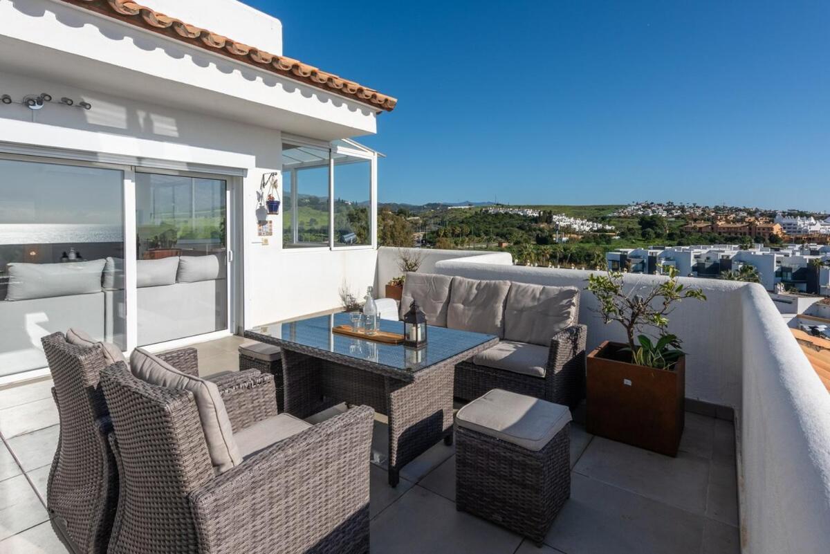 Stunning Beachfront Penthouse Apartment Estepona