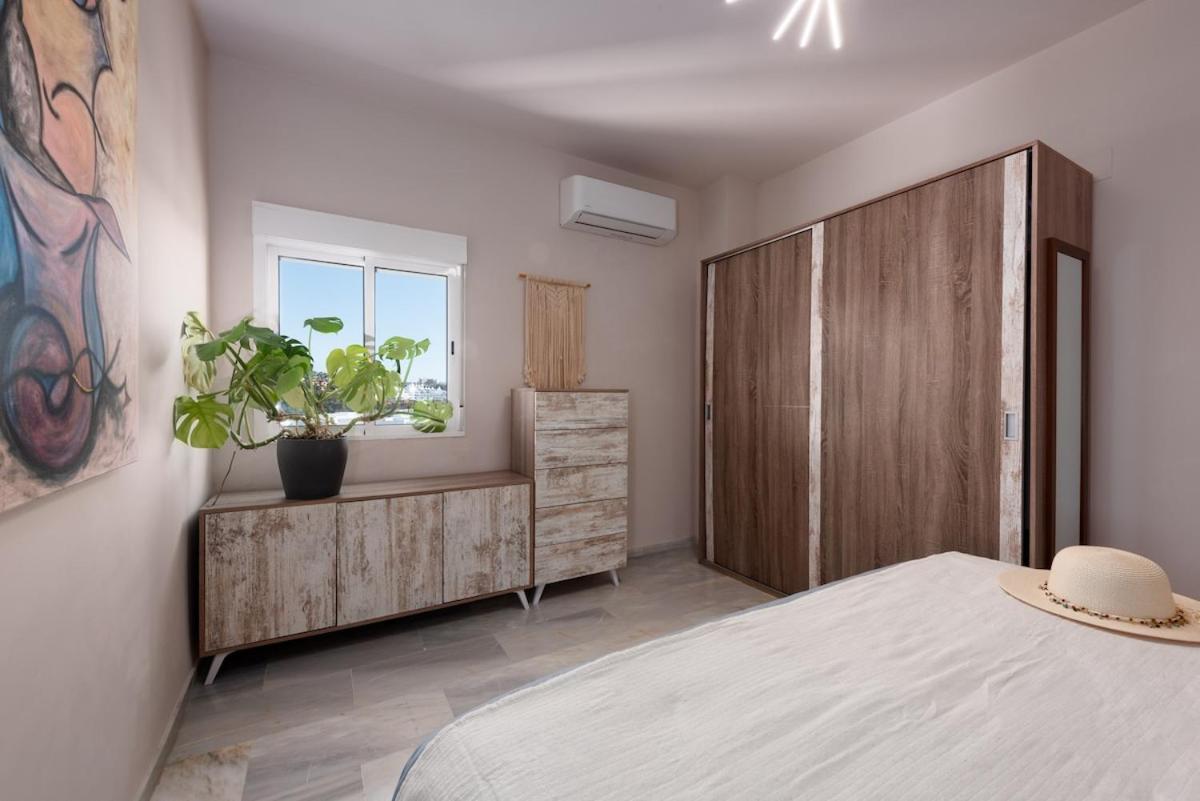 Apartment Stunning Beachfront Penthouse *